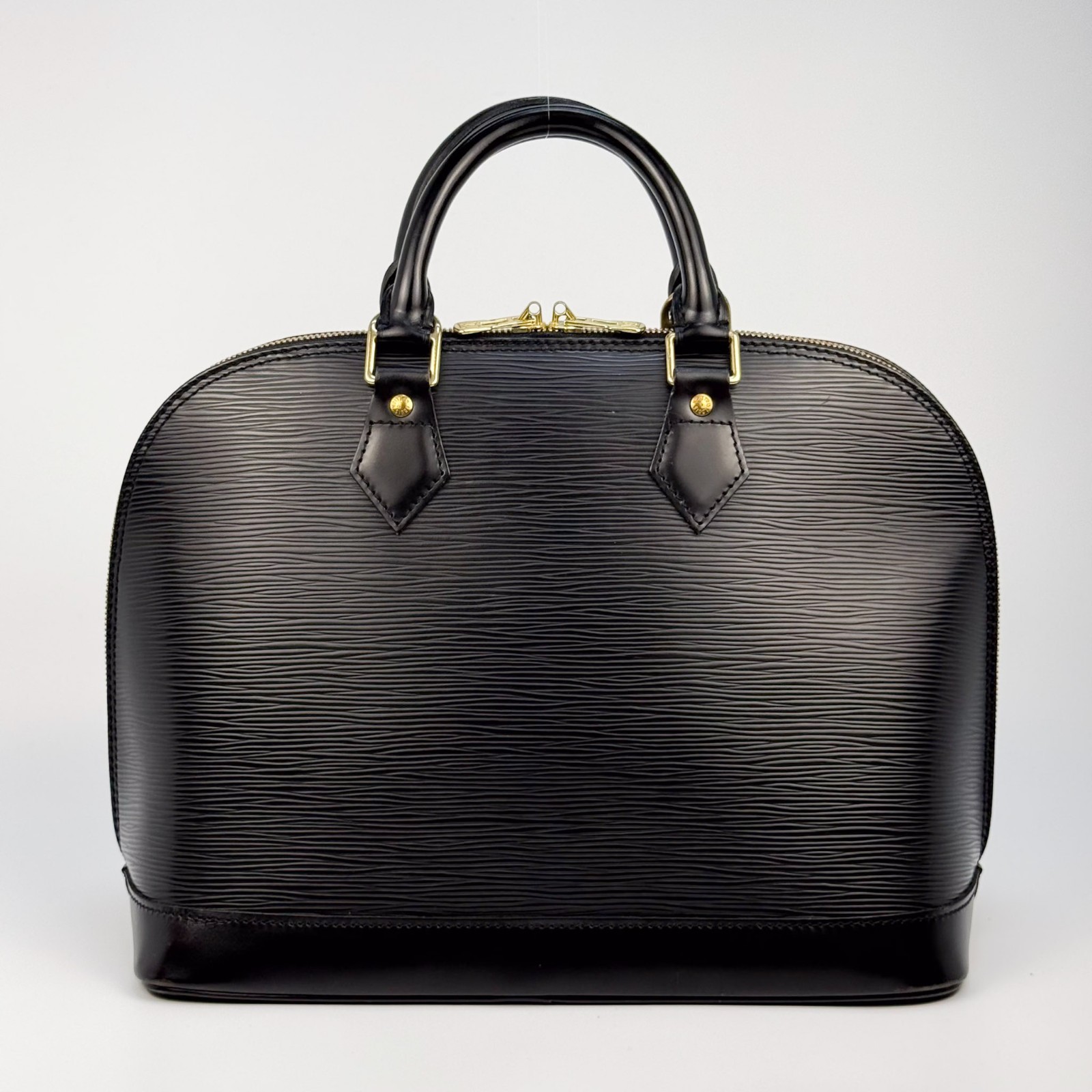 Louis Vuitton Epi Alma PM Black Leather Handbag Purse Gold HW M52142 B26041803