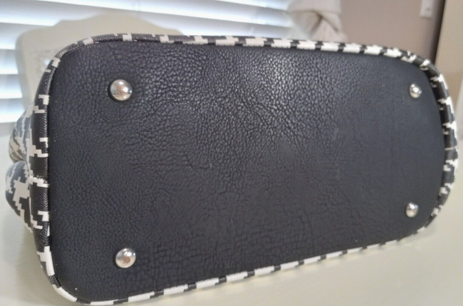 Black Rivet New Shoulder or handheld Black / White Handbag medium silver decore
