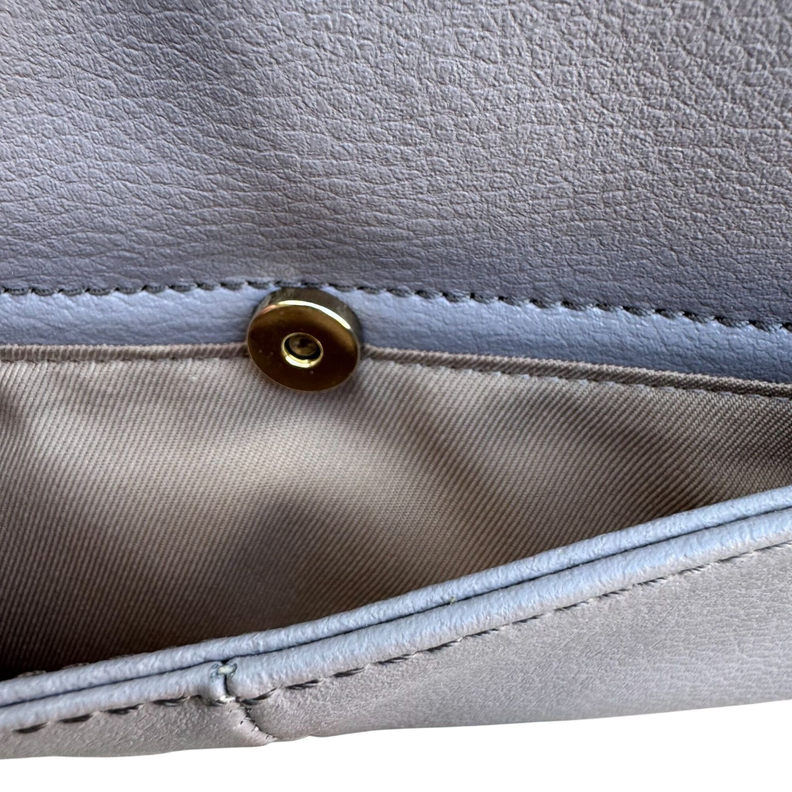 Isaac Mizrahi Y2K Lavender Gray Pebbled Chic Leather Shoulder Bag Gold Turn Lock