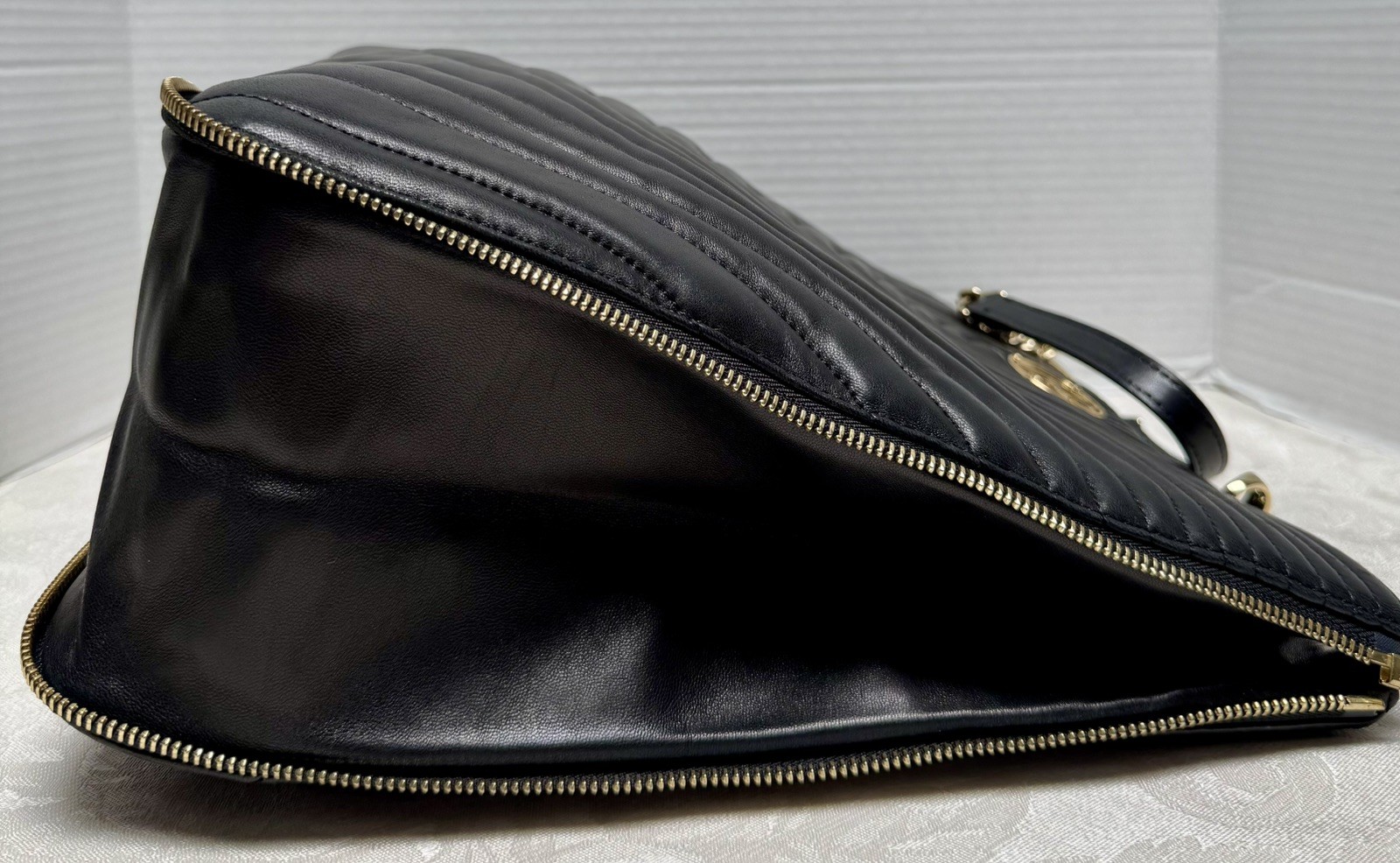 Henri Bendel Quilted Swirling Leather Zip Chain Strap Shoulder Bag Black