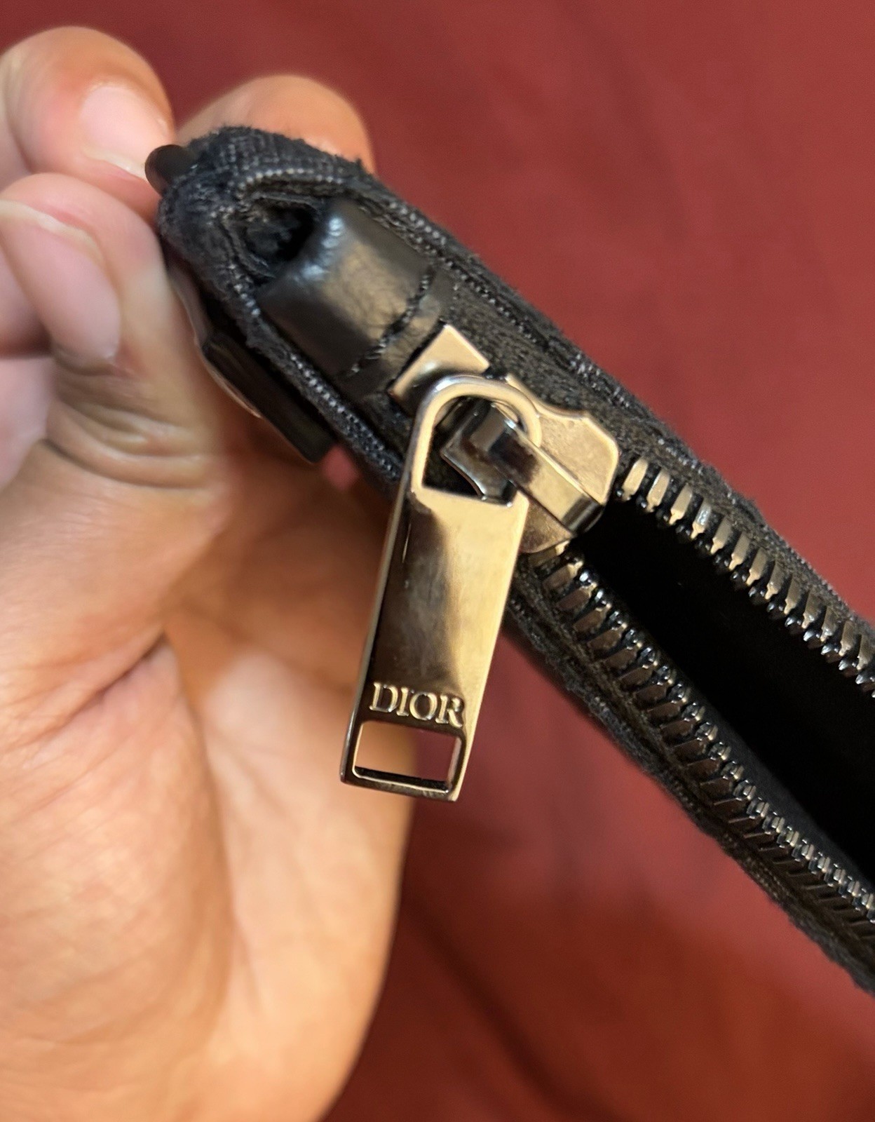 Dior monogram saddle bag doesn’t have the bag handle