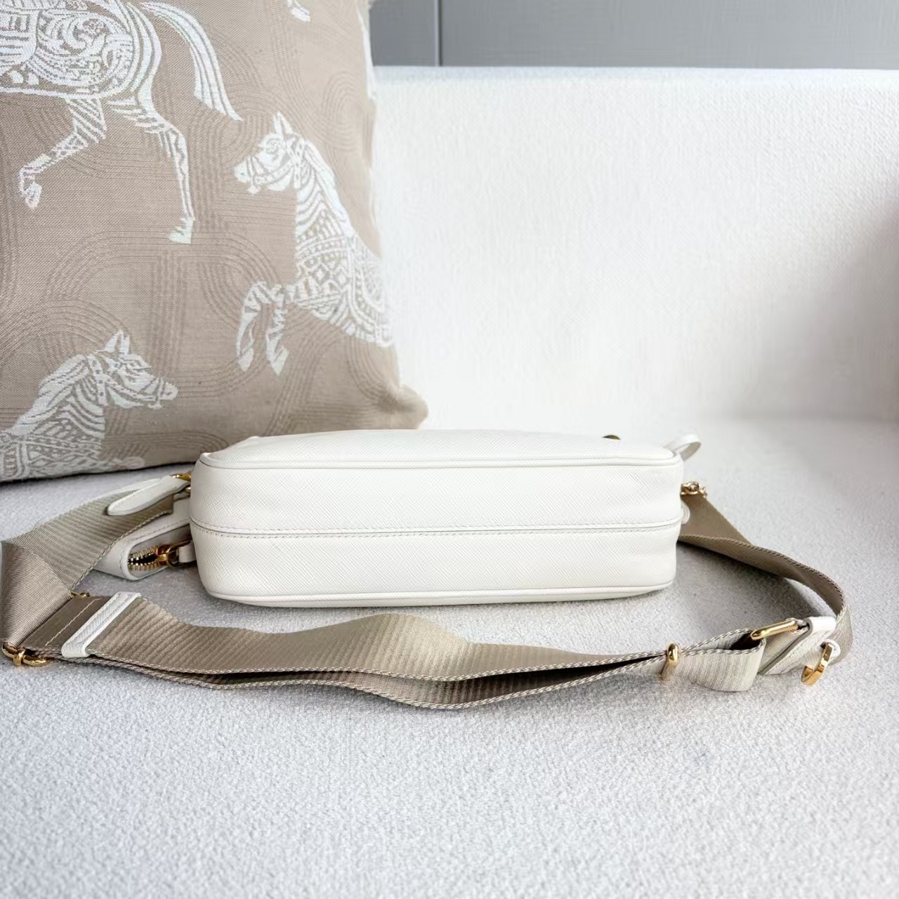 Prada Re-Edition 2005 Hobo Bag White Saffiano Leather Shoulder Crossbody Bag