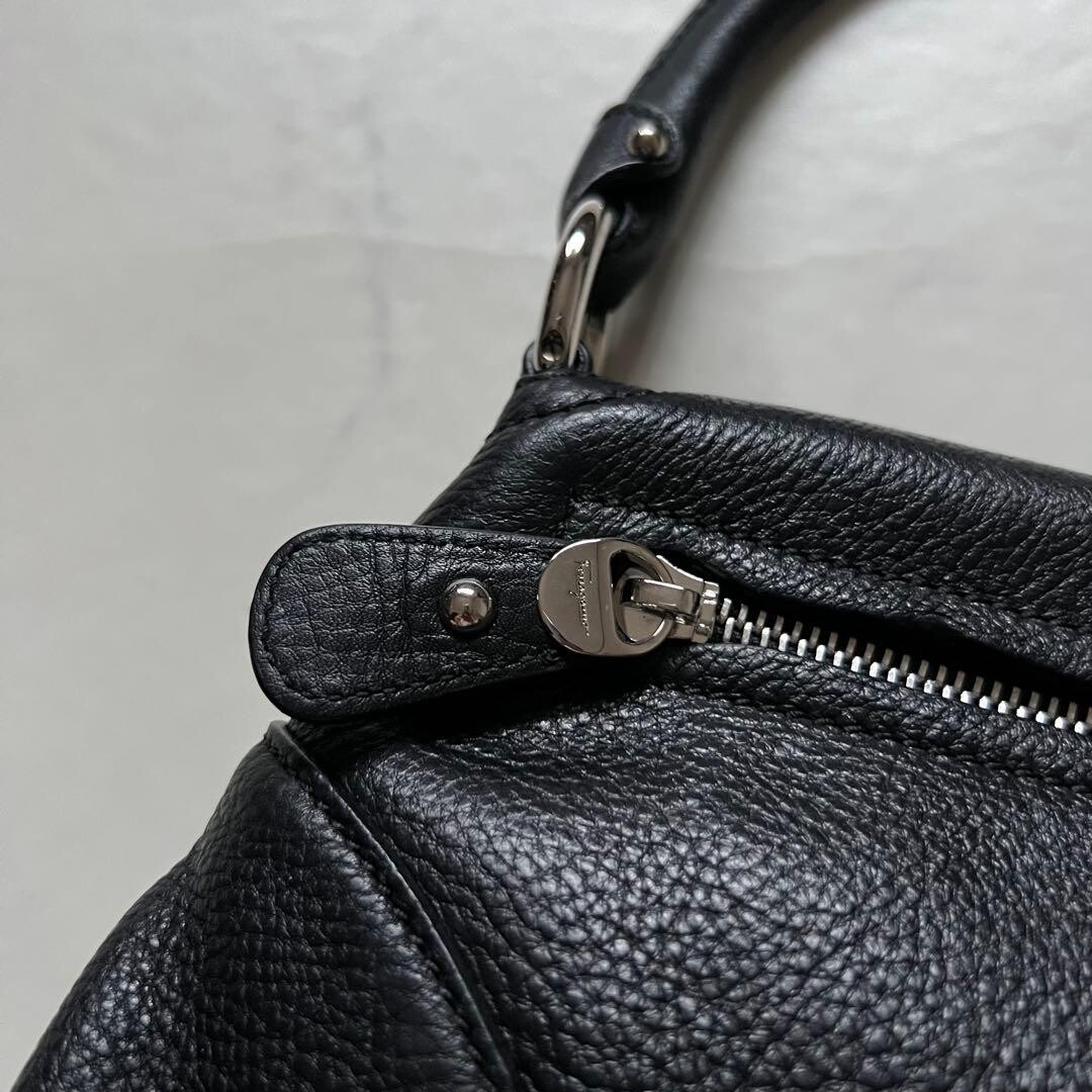 Salvatore Ferragamo Black Leather Gancini Shoulder Bag Flap Silver Hardware