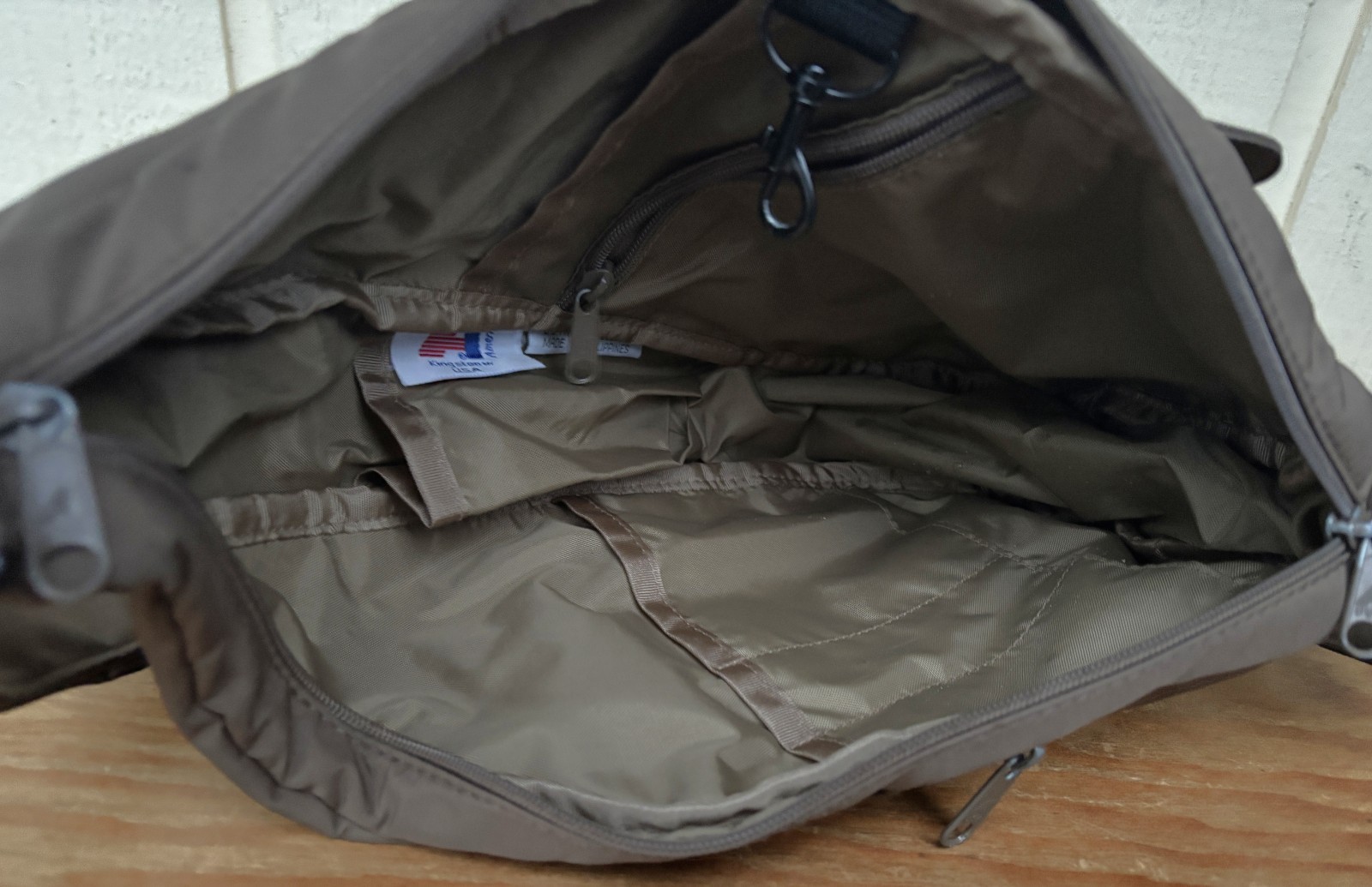AmeriBag Nylon healthy back bag . Brown