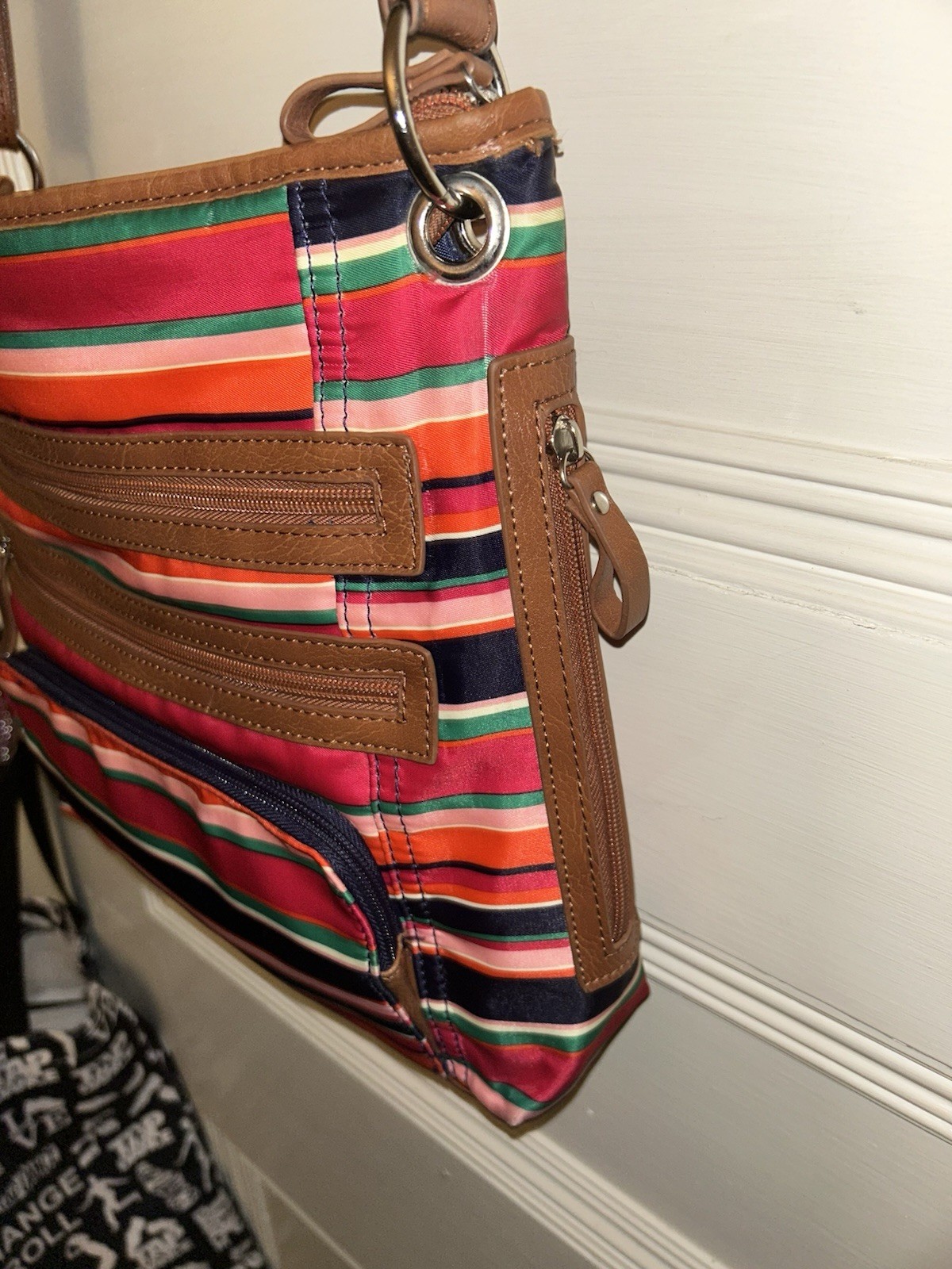 GAL Brightly Colored Striped Cross Body Bag 5 Outer 2 Inner Pockets 47” Strap