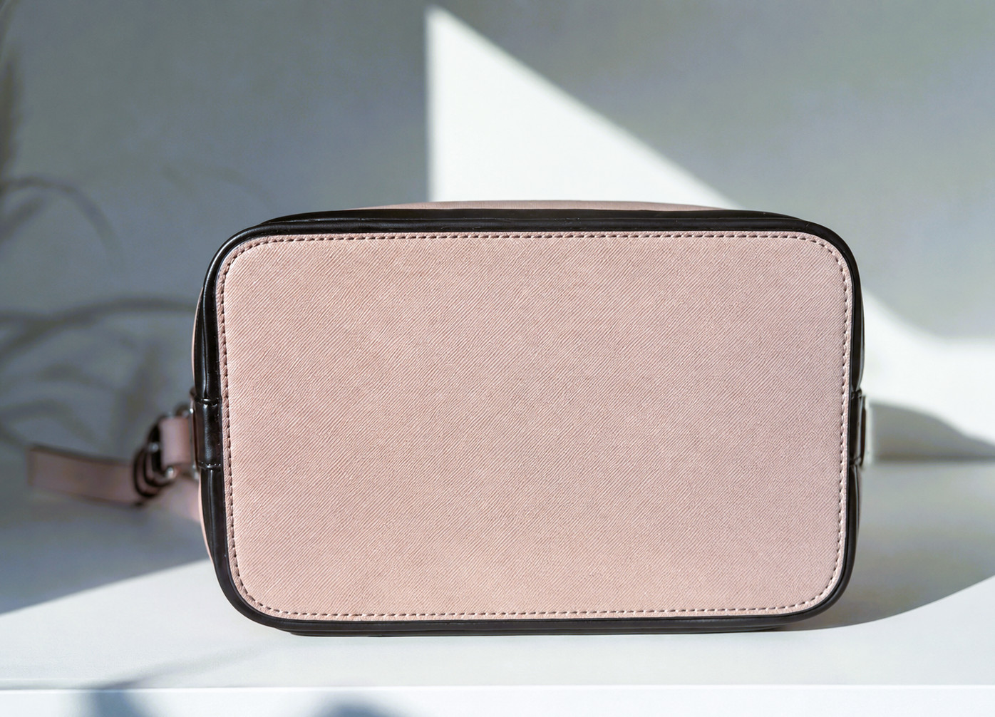 Karl Lagerfeld women’s bucket bag – powder pink | Good condition