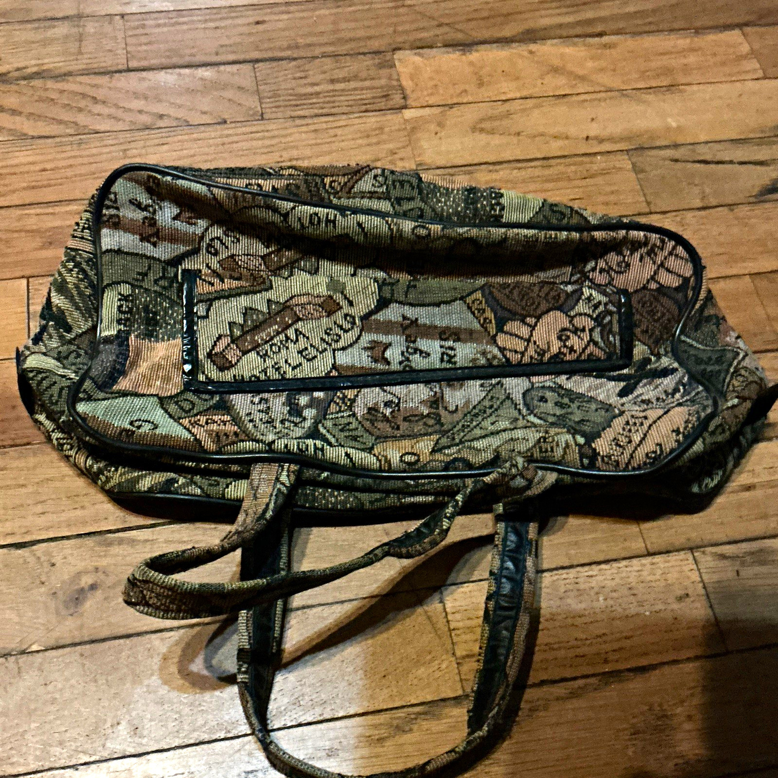 Women’s vintage Map Print Tote Bag w/ Double Handles, Zip Closure & Pockets