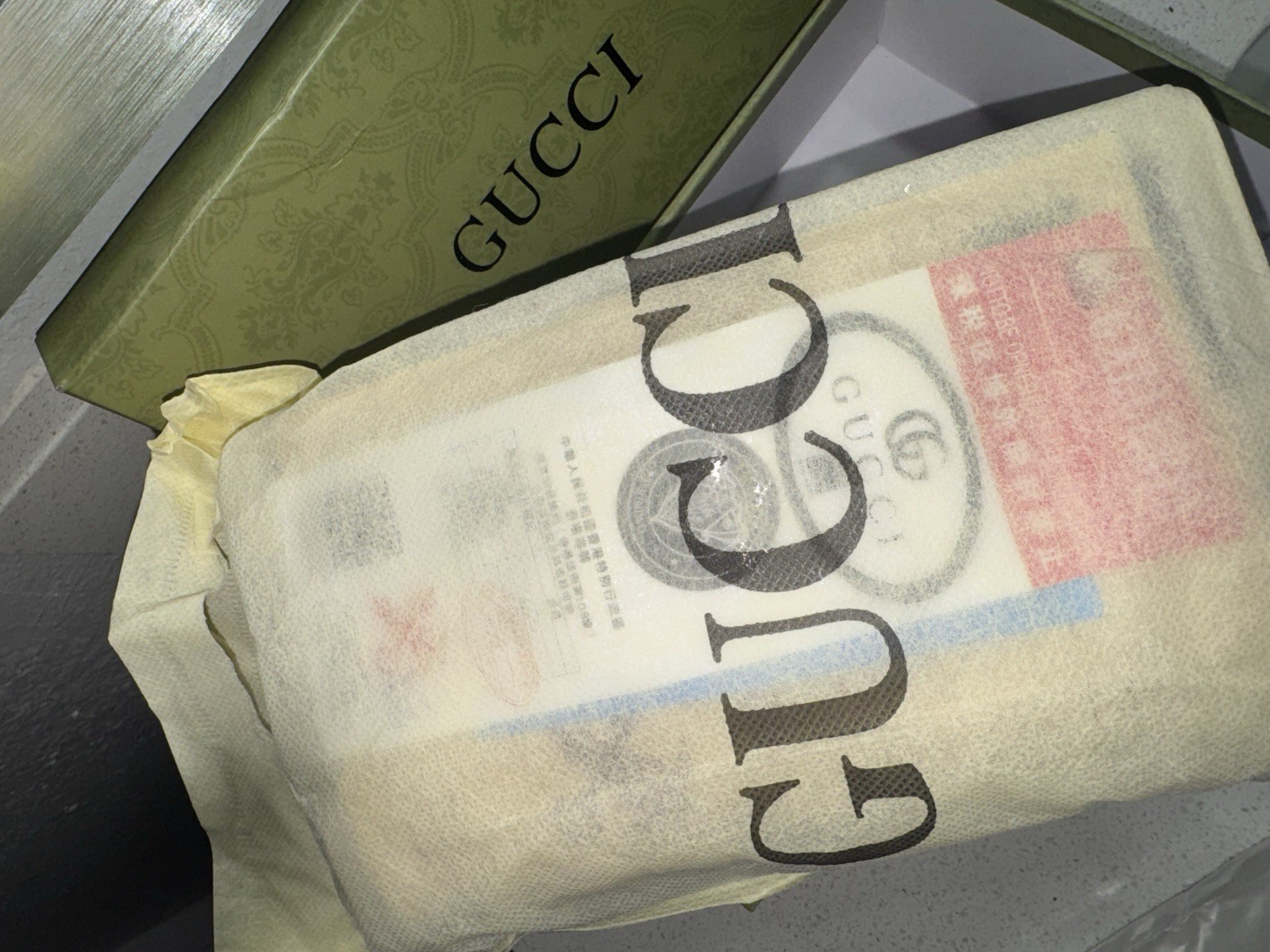 Gucci Beige/Ivory GG Logo Chain Strap Shoulder Bag Black Hardware, Box/Dust