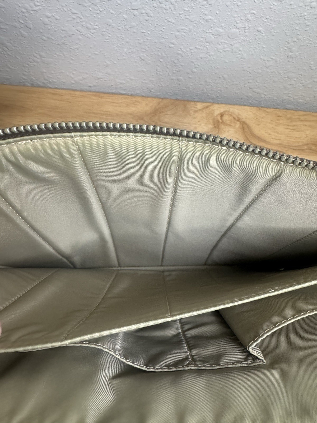 TUMI Slim Zip Top Crossbody for iPad Tablet Brown Leather Case Crossbody