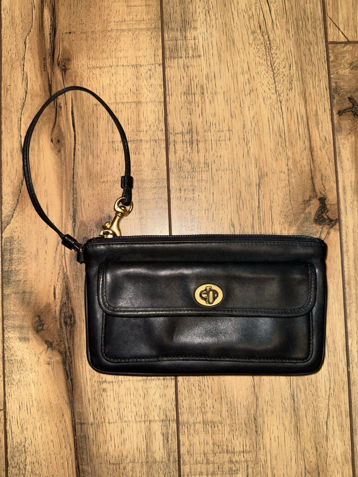 COACH Vintage Black Front Flap Turn Lock pocket Clutch Wristlet