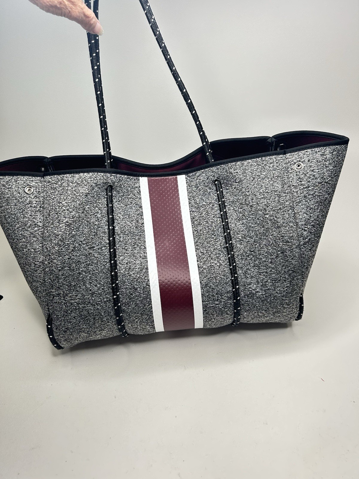 HAUTE SHORE Greyson Neoprene Tote Red/Gray/Black/White Large