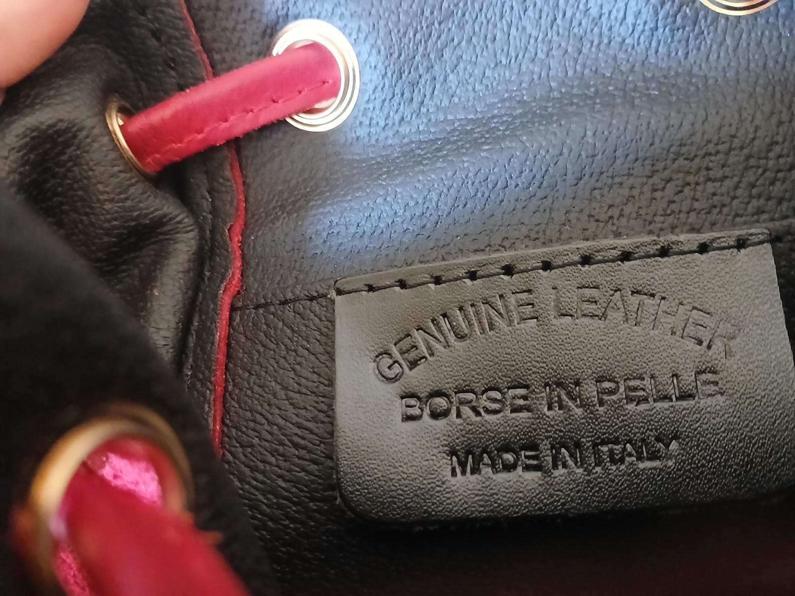 Beautiful Couch style Leather bag. Impecable condition