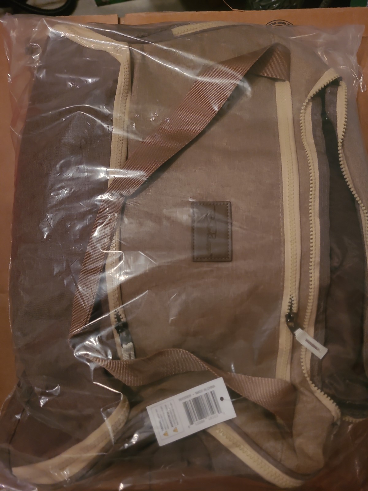 Bella Russo Canvas Duffle Tote Weekend Bag Large Tan Brown 12″ x 18″ New Tags