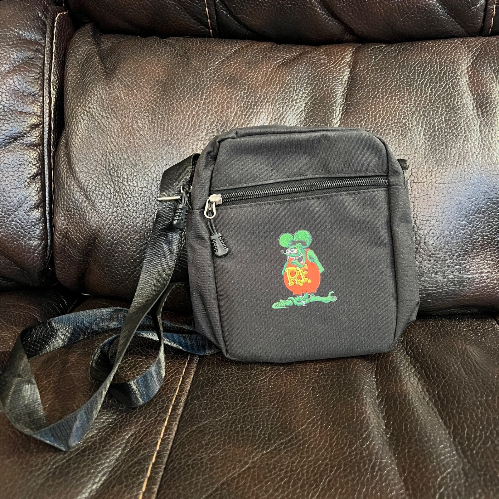 RAT FINK PREMIUM CROSSBODY BAG / CARRY BAG PURSE FANNY PACK 24” ADJUSTABLE STRAP