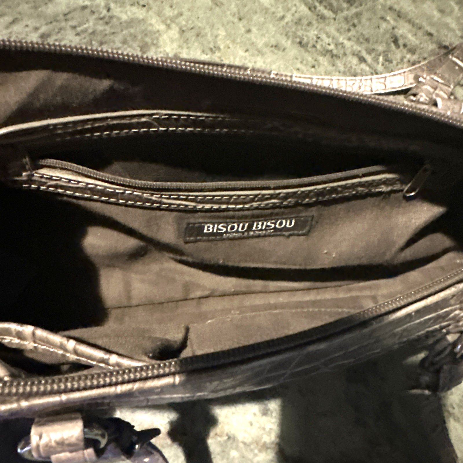 Y2K Bisou Bisou Shoulder Bag Purse Silver Croc Pattern Baguette 2 Handle Casual