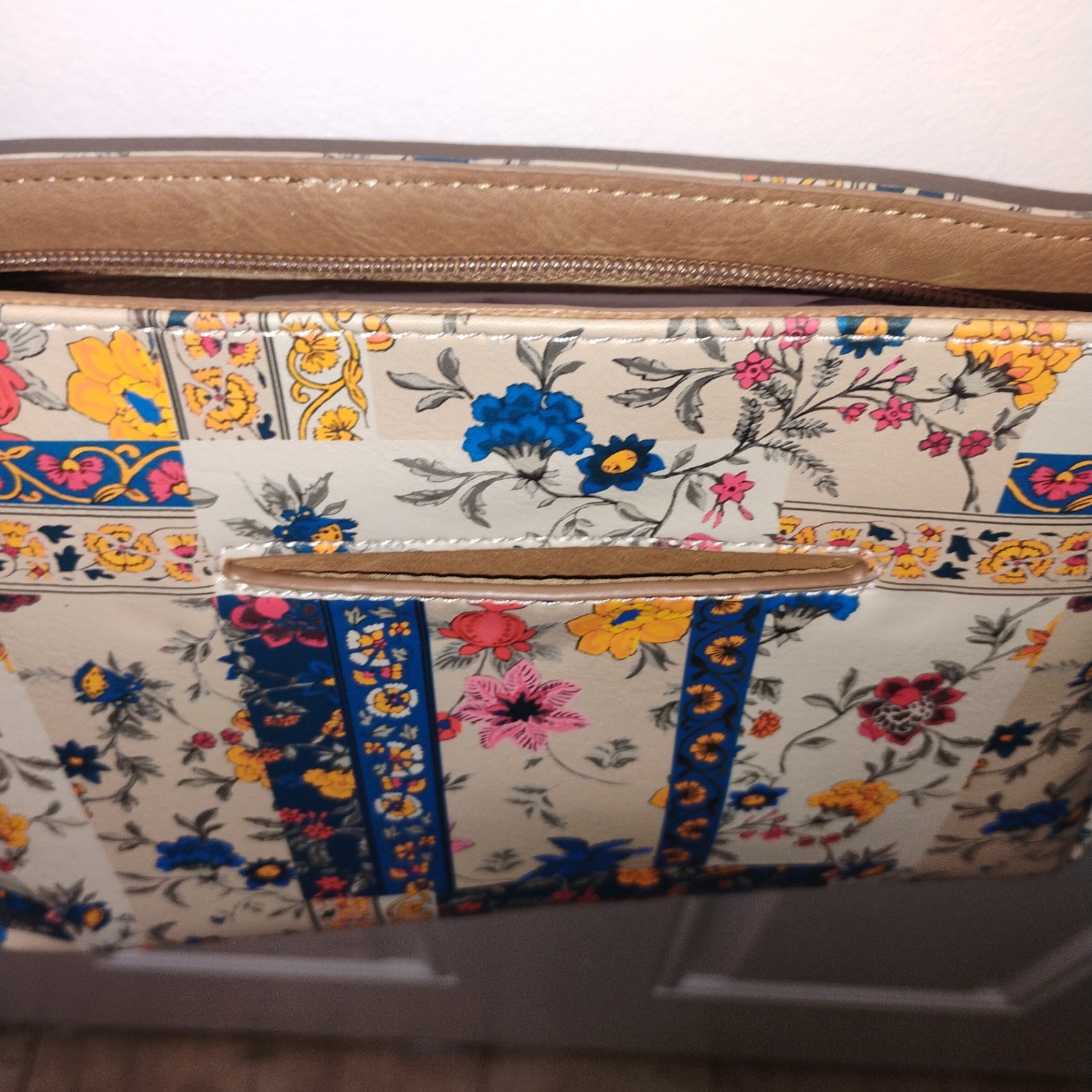 MultiSac Summerville Crossbody Bag Pretty Patches Floral Multi Pocket NWT