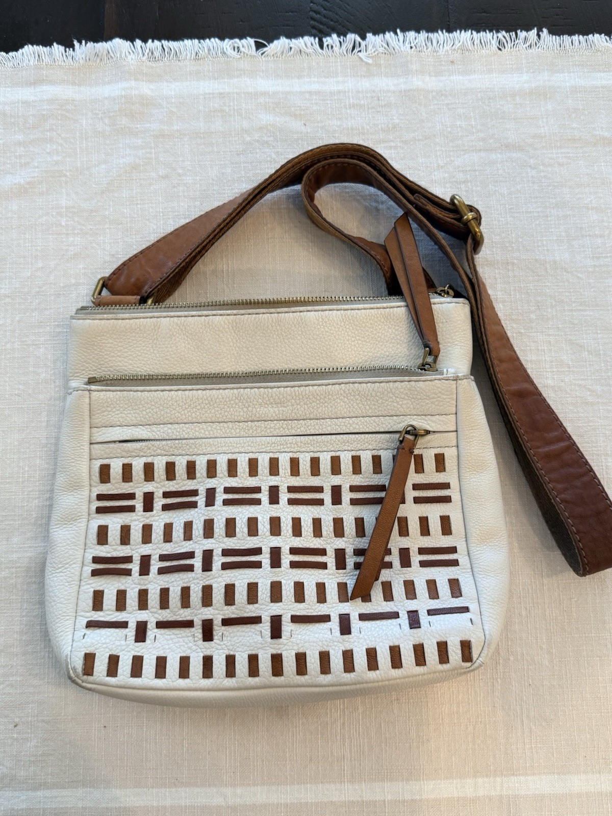Fossil Corey Leather Crossbody Shoulder Purse Woven Boho Bag Beige Tan Western