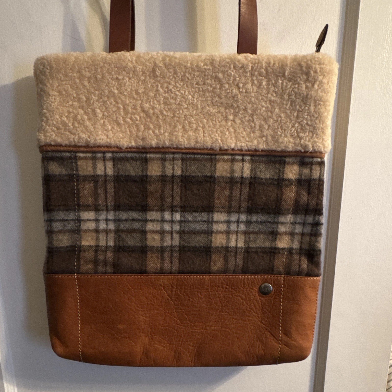UGG Plaid Tote Shoulder Bag Zip Closure Brown/Beige Inner Pocket Beige Lined NWT