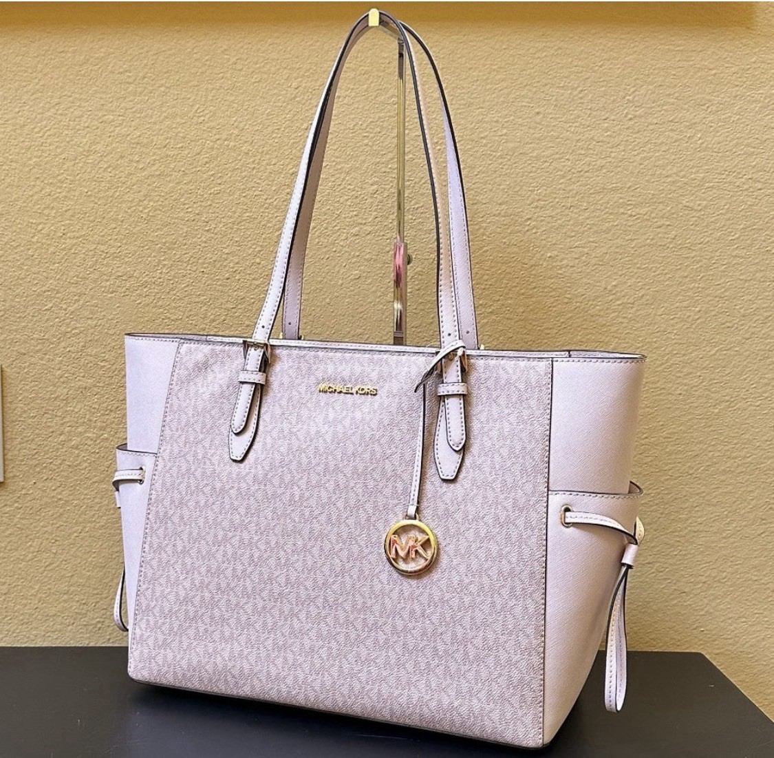 MICHAEL KORS Handbag Gilly Large Leather Tote Bag in PINK