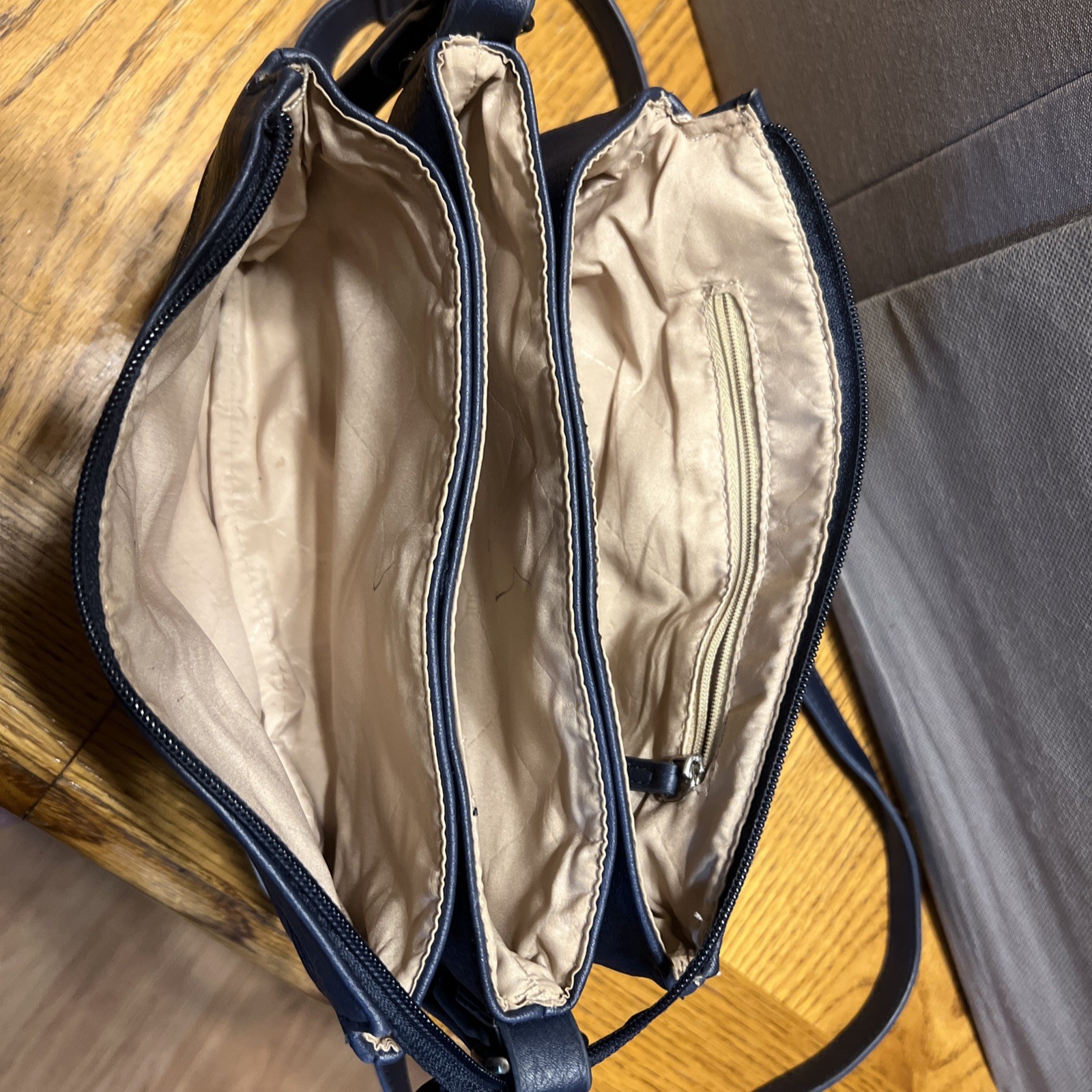 Tignanello Tag II crossbody bag featurin