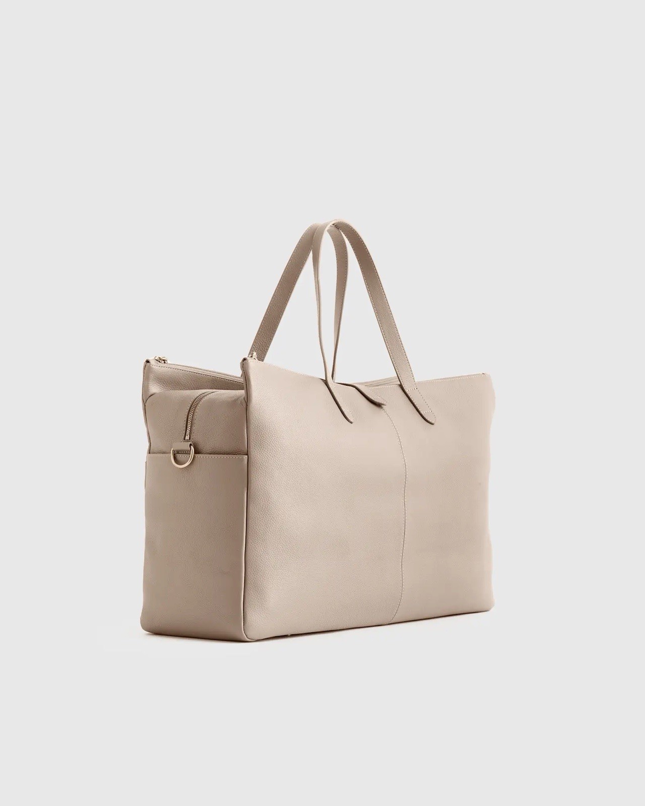Quince Italian Leather Triple Compartment Weekender Bag Taupe $240 MSRP