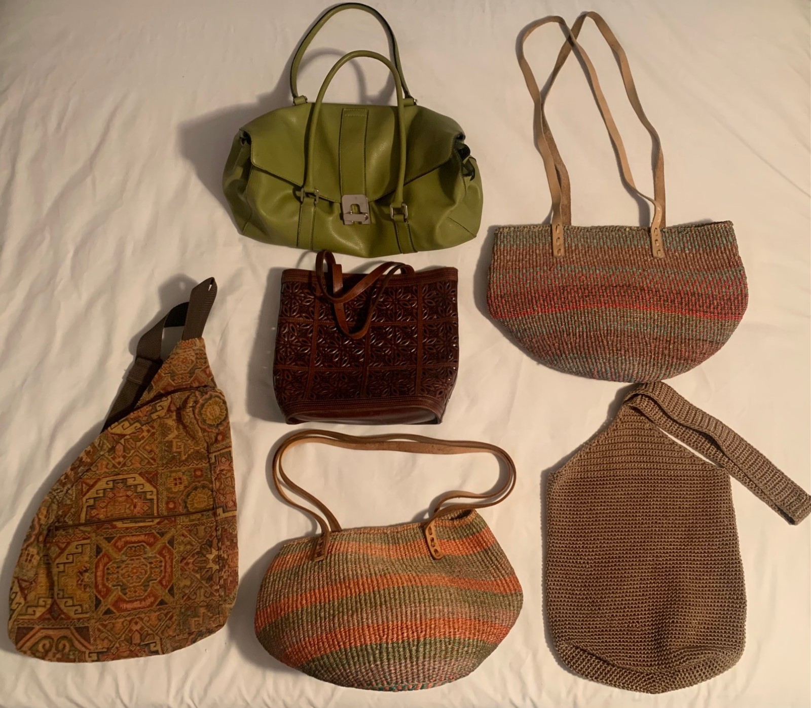 Lot of (6) Women’s Bags / Purses Various Unbranded – Leather / Woven Fiber / Etc