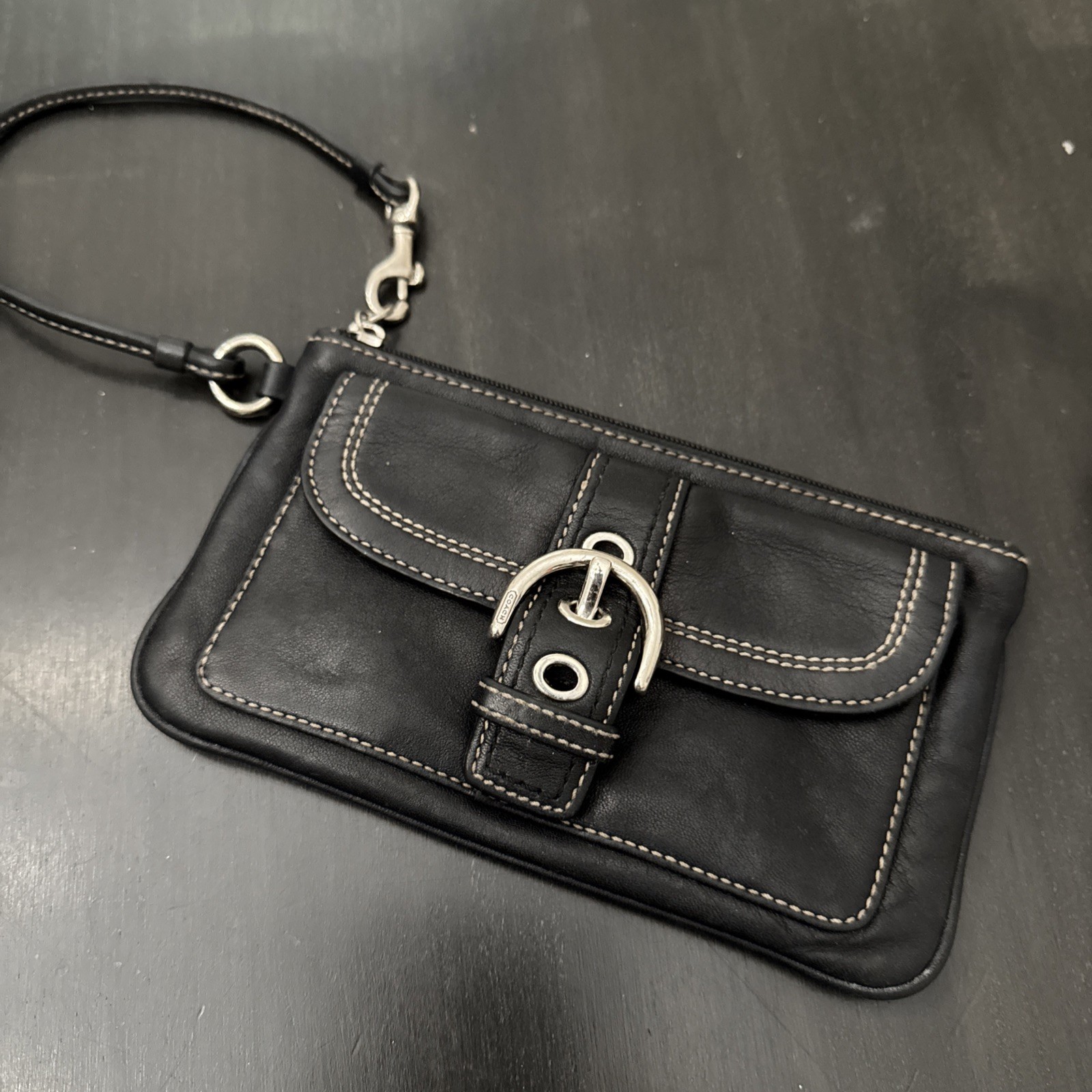 Vintage Coach Soho Leather Buckle pocket Wristlet Stitching Y2K 90s Black