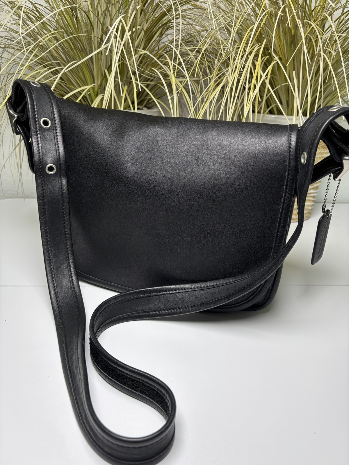 Vintage Coach 9951 Patricia Legacy Courier Crossbody Blk Leather Origional Owner