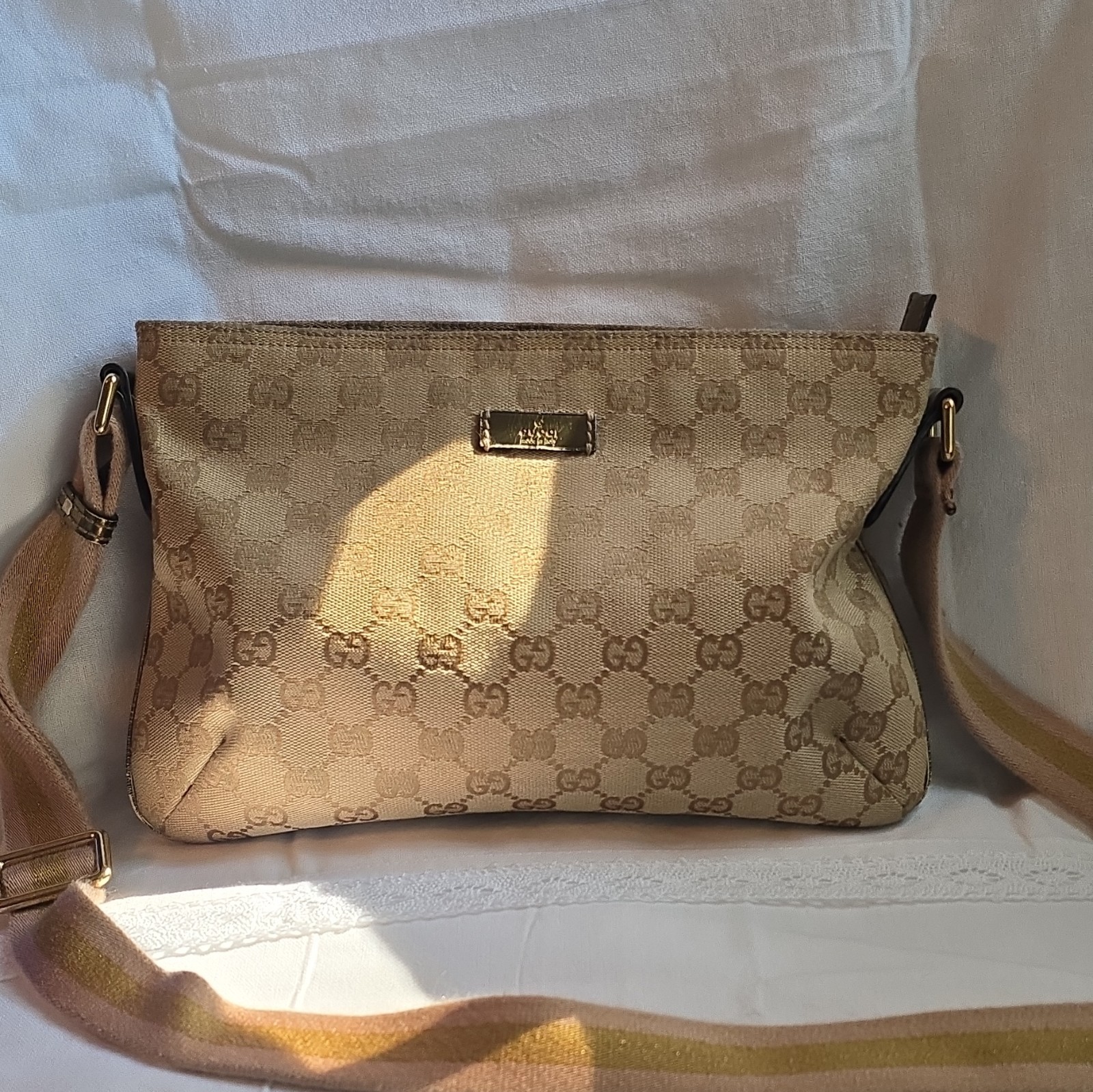 Gucci GG Pattern Beige Crossbody Bag w/ Adjustable Strap Gold Hardware Zip