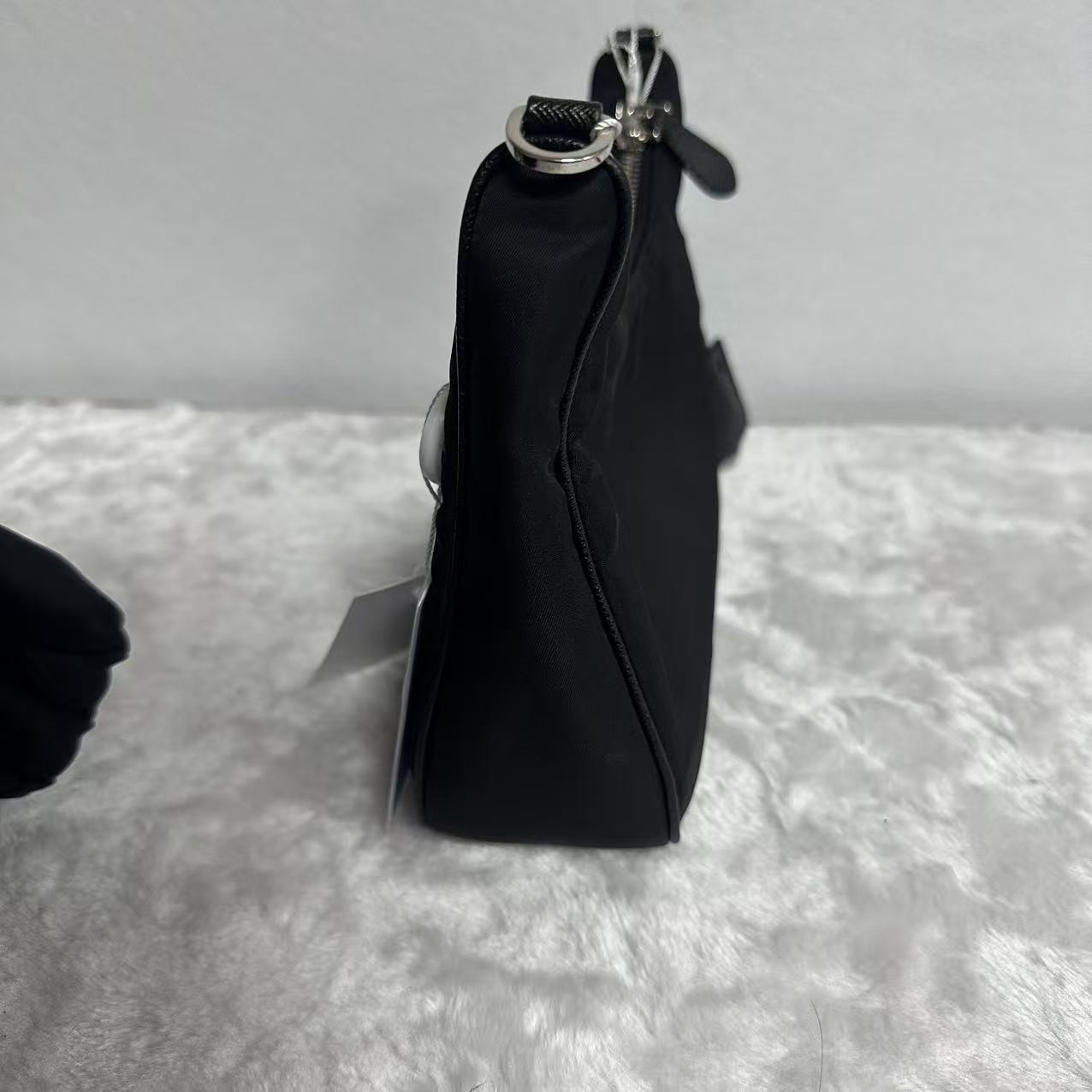 Prada Re-Edition 2005 Hobo Bag Black Nylon silvery Hardware 2WayBag