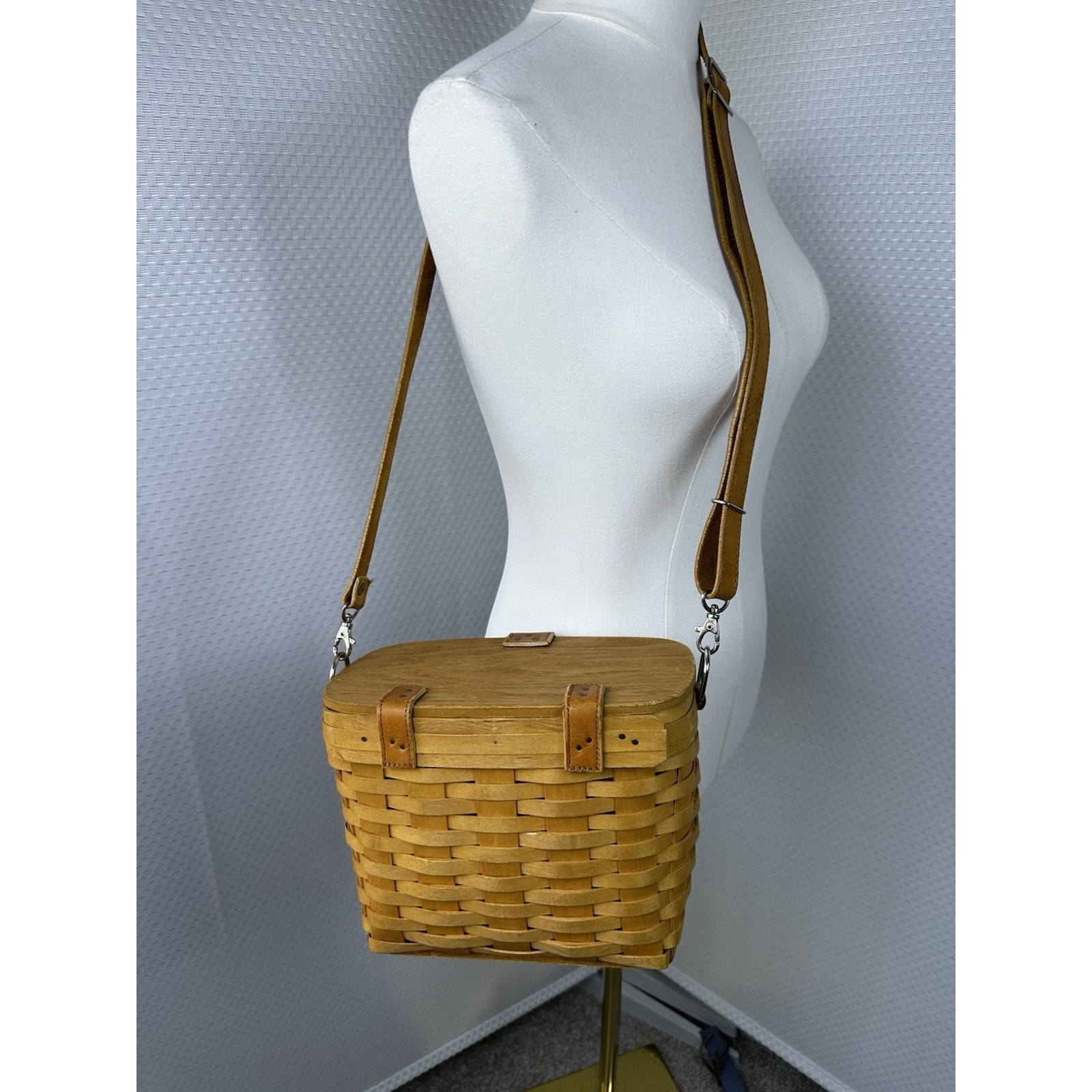 Longaberger VTG wooden handwoven 1997 CROSSBODY basket purse leather strap