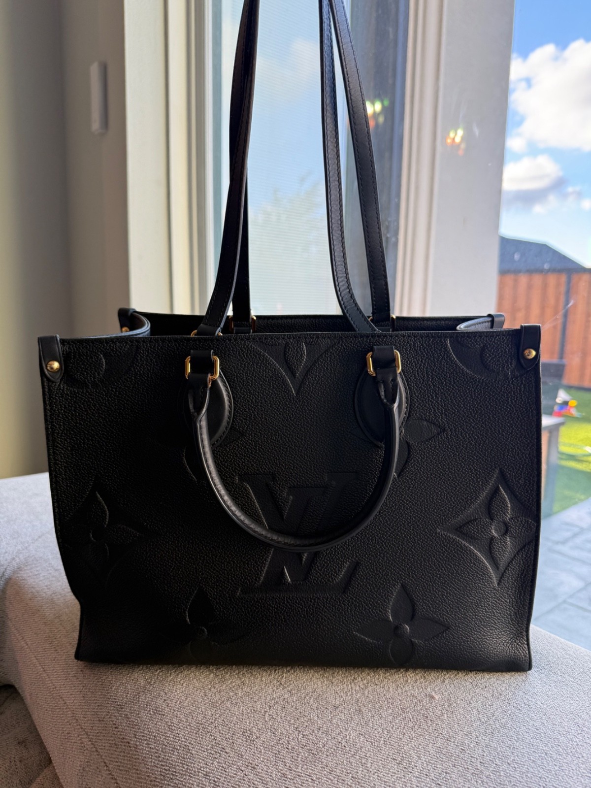 Louis Vuitton OnTheGo Tote Monogram Empreinte MM