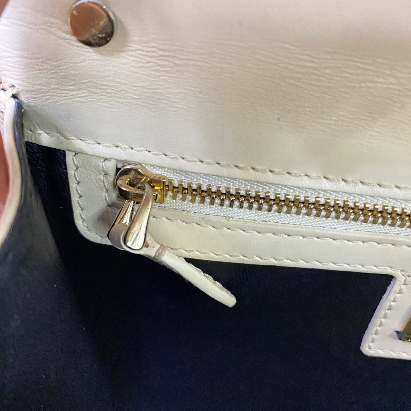 AUTH Bvlgari Serpenti Forever Cream White Quilted Medium Crossbody Bag