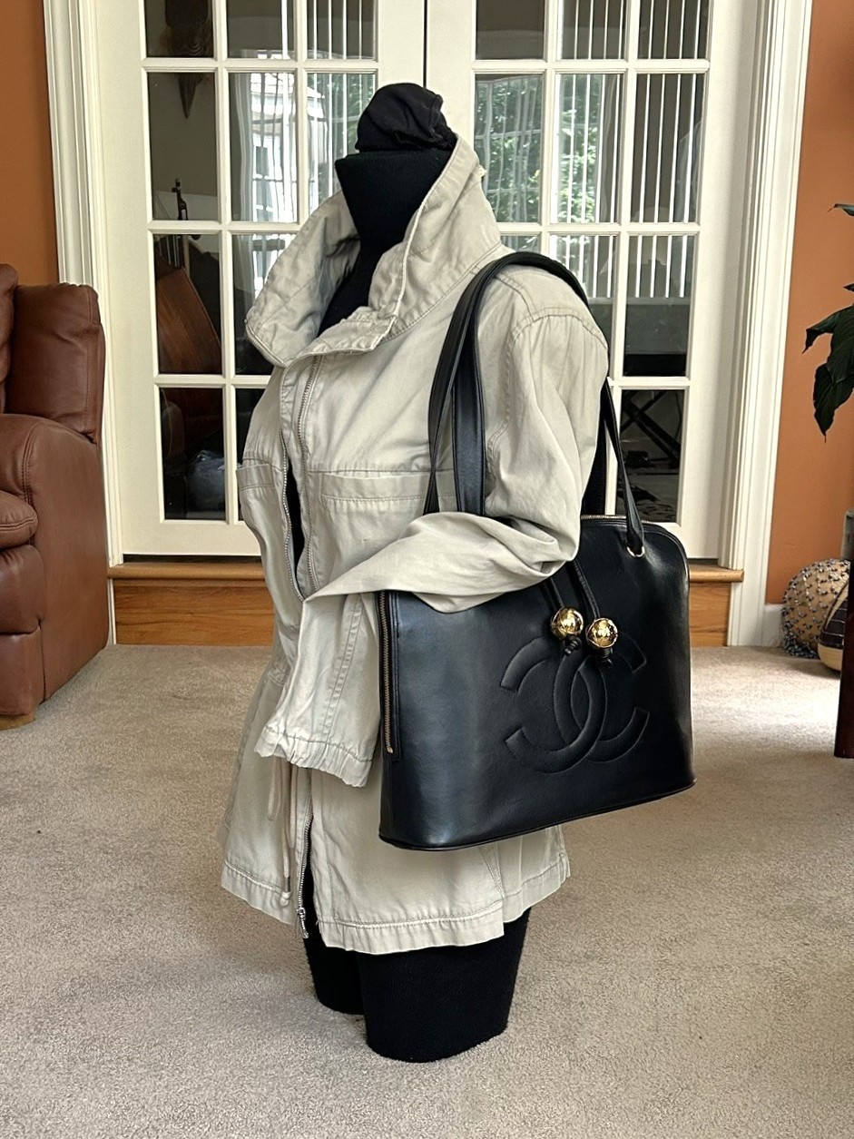 CHANEL CC Lambskin Leather Shoulder Bag, Black