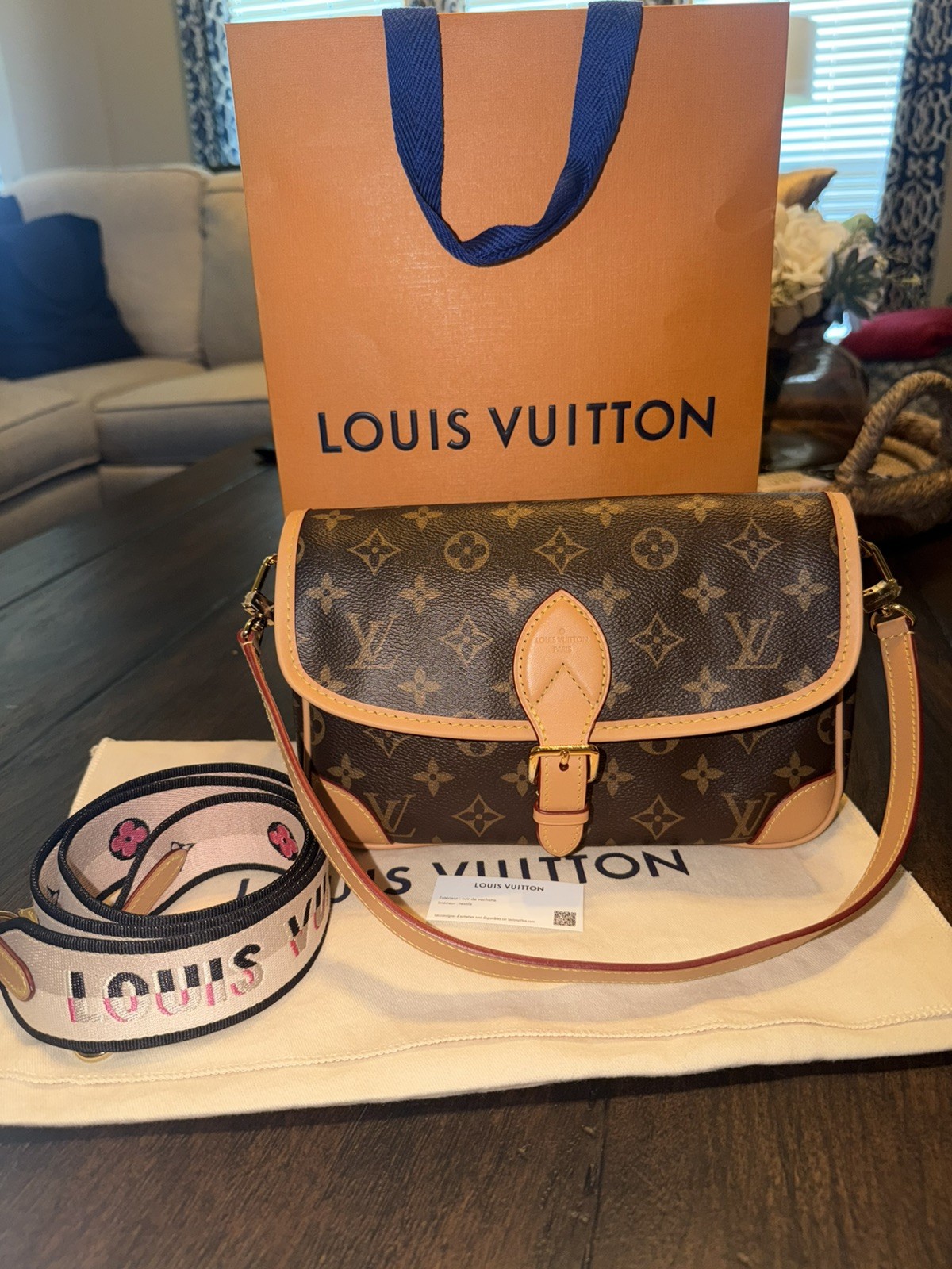 Louis Vuitton Diane Mono Shoulder/Crossbody Bag Brown Gold HW