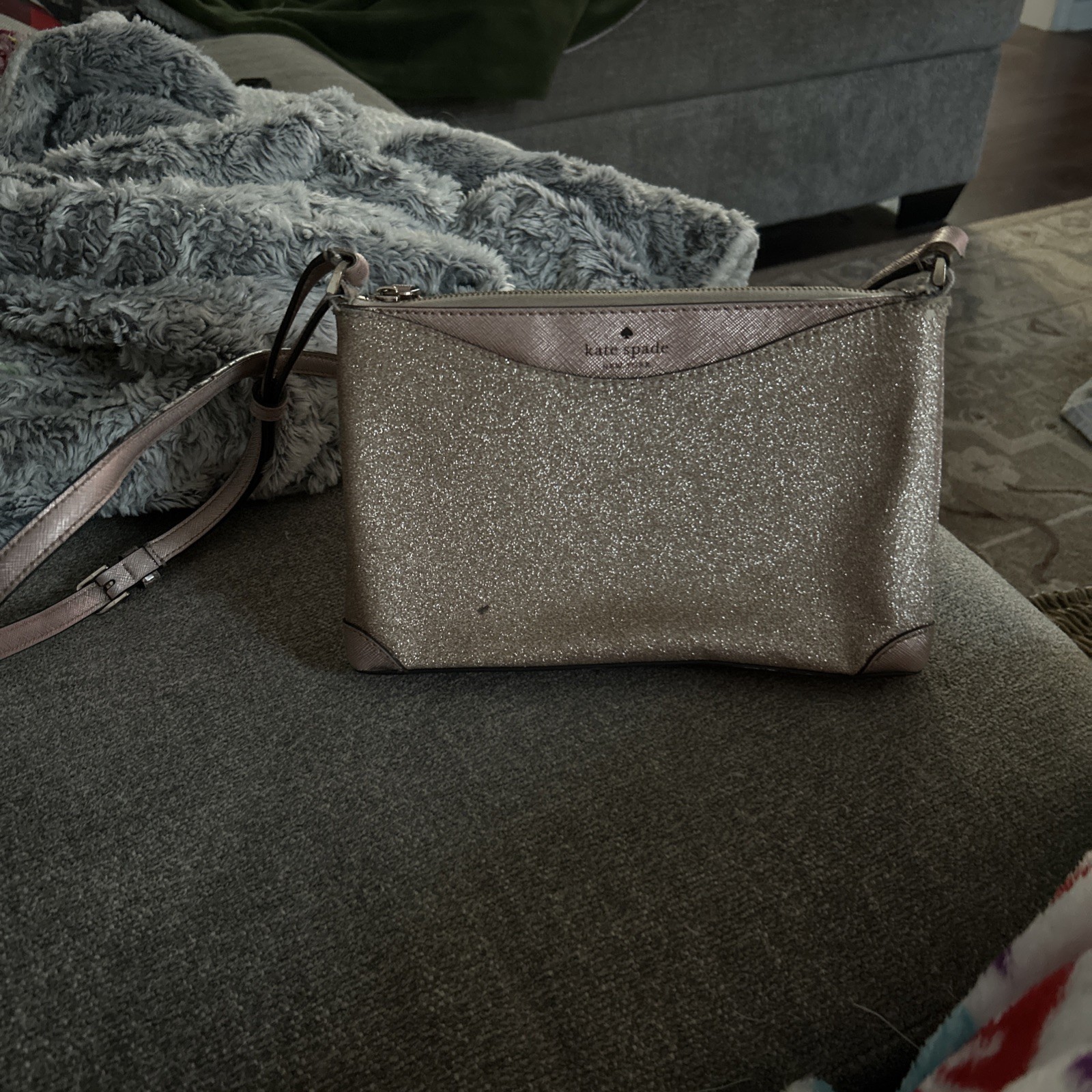 Kate Spade Lola Glitter Crossbody Bag – Gold Glitter Purse Y2K Glam Women’s