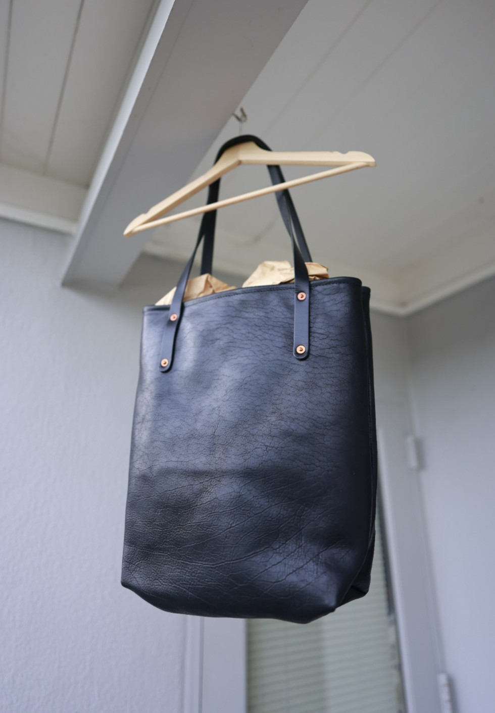 (NEW) Go Forth Goods Avery TOTE-ZIPPER-Font Pocket-SLIM LARGE DLX-Bison-12″strap