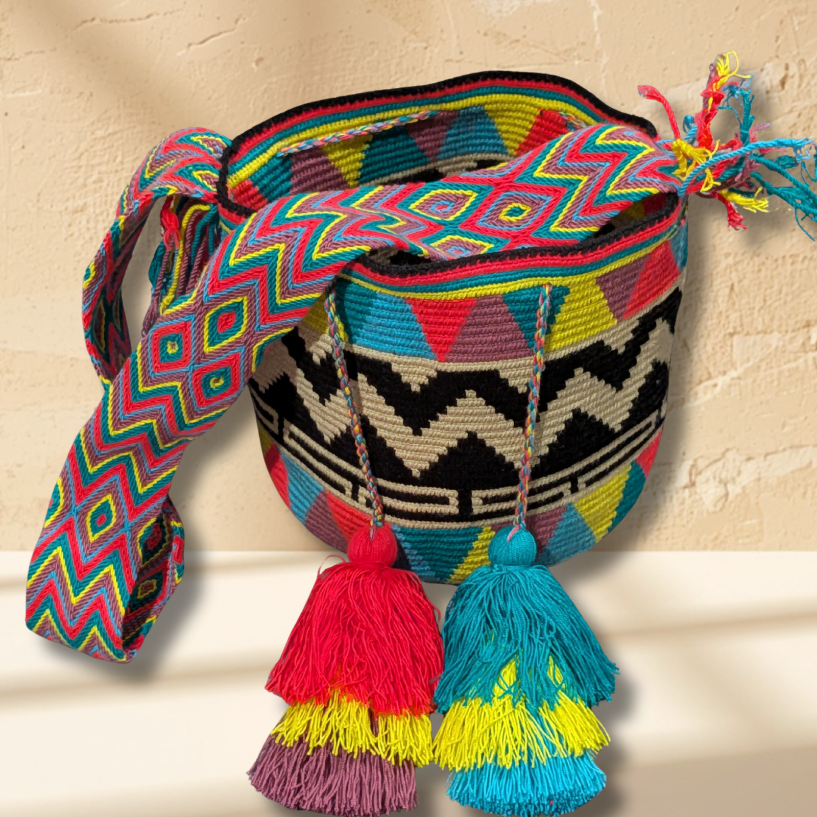 Authentic Colombian Wayuu Mochila Bag Handmade Multicolour Crossbody