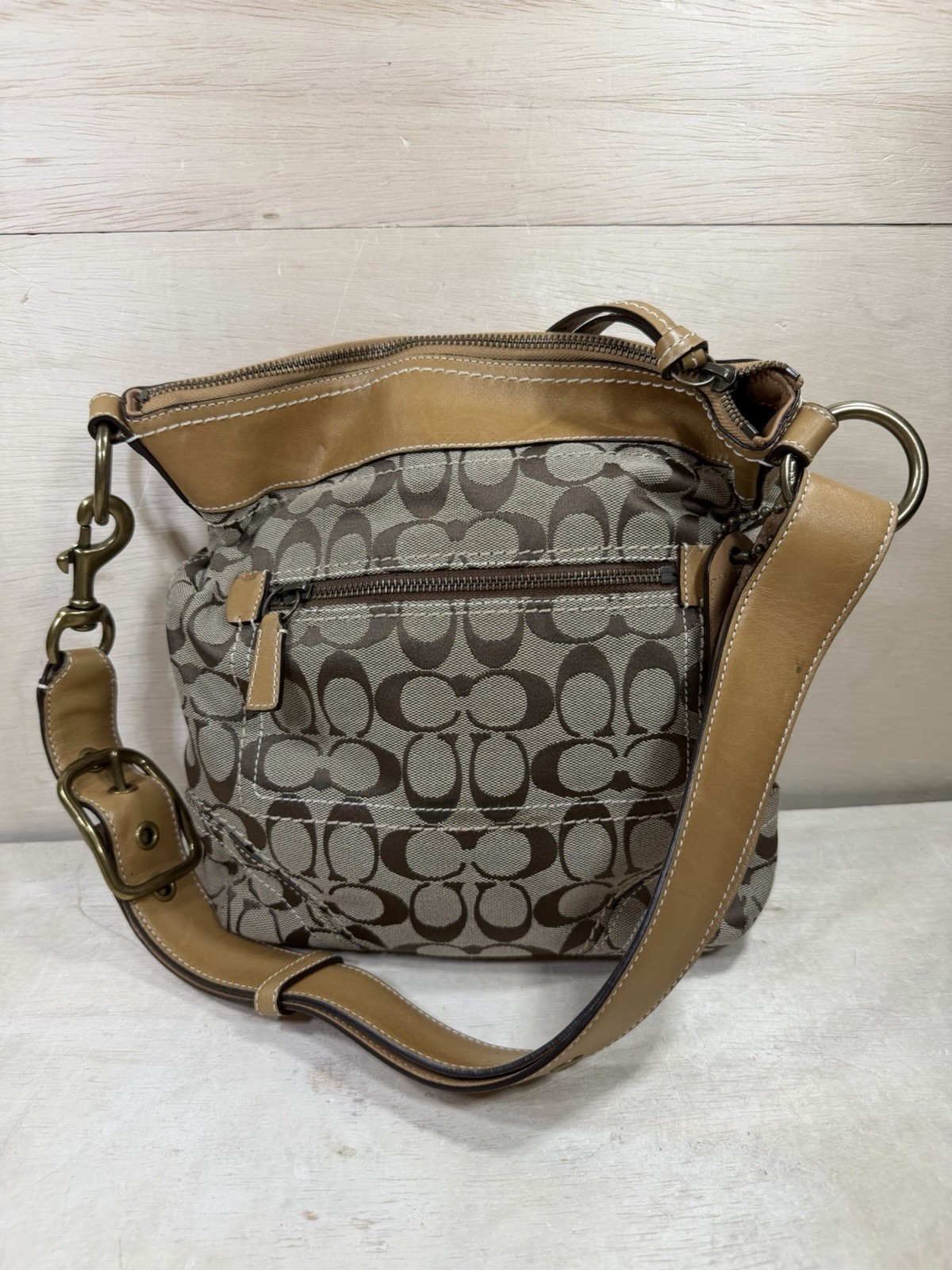 COACH Vintage Signature Medium Duffle Bag 10403 Camel Khaki Swing Pack Purse