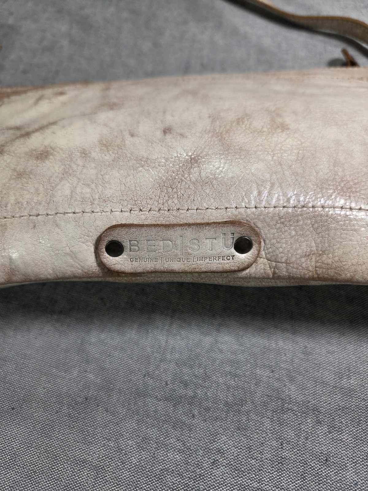 Bedstu Bed Stu Templeton II Nectar Lux Tan Rustic Wallet Crossbody Distressed
