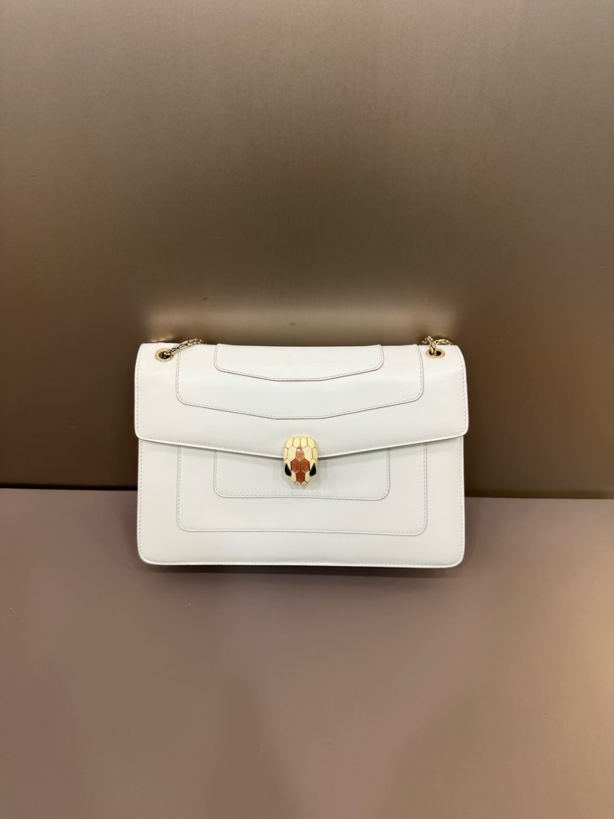 Bvlgari White Leather Serpenti Forever Shoulder Bag Snake Head Clasp 29.8cm