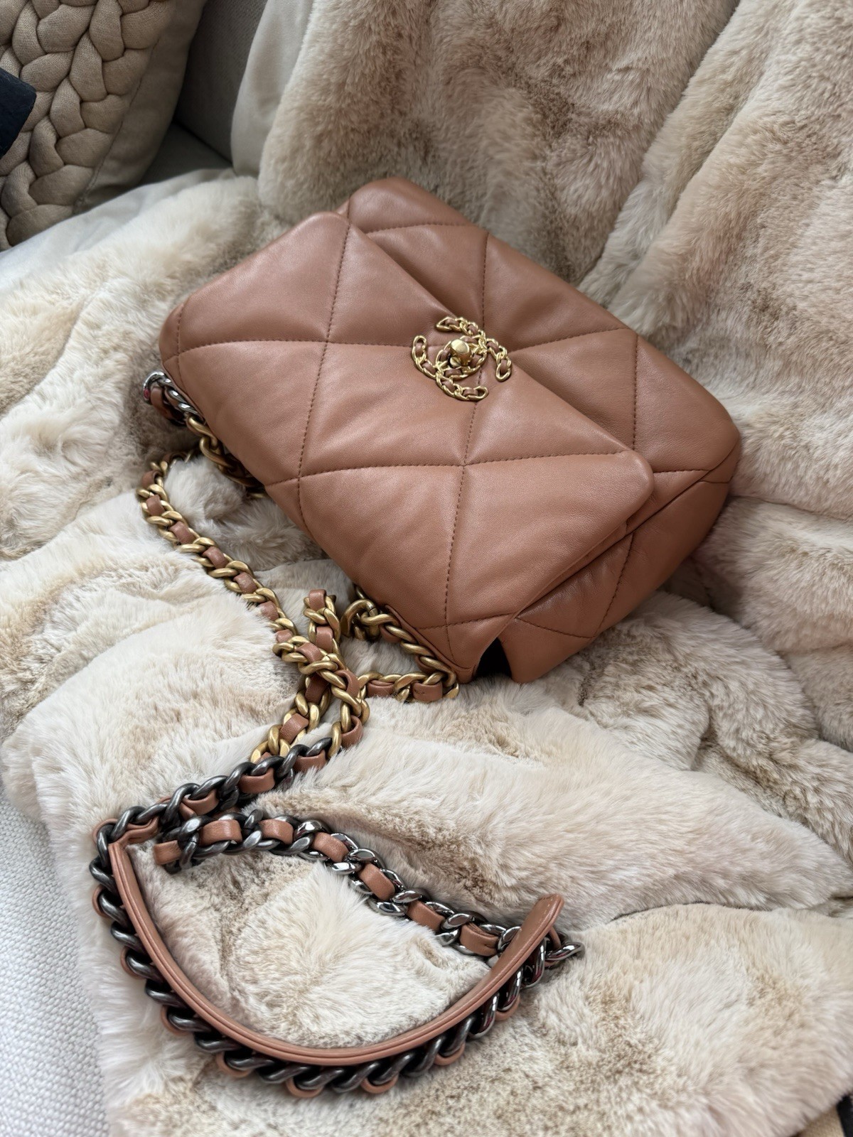 Chanel 19 Small Caramel 21K Rare Color