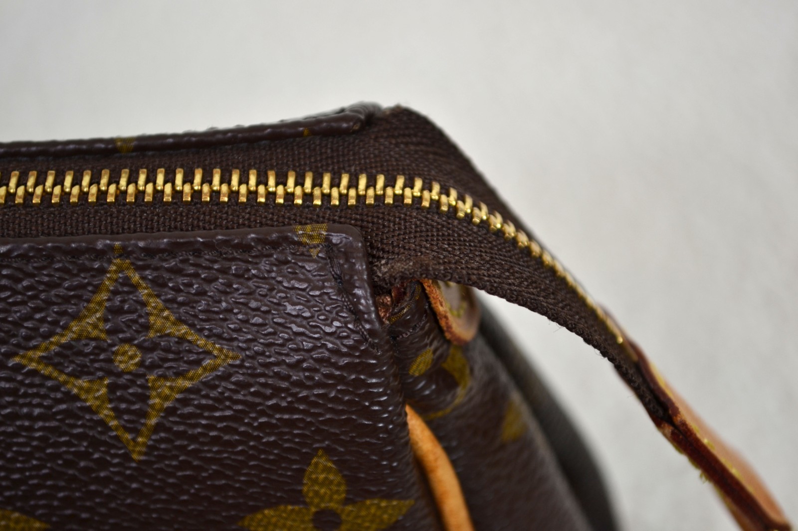 Louis Vuitton Eva Monogram Canvas Leather Crossbody Shoulder Bag Handbag Purse