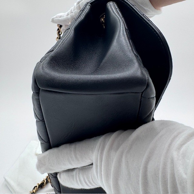 Chanel Vintage (Series 21) Classic Flap Medium Navy Quilted Lambskin