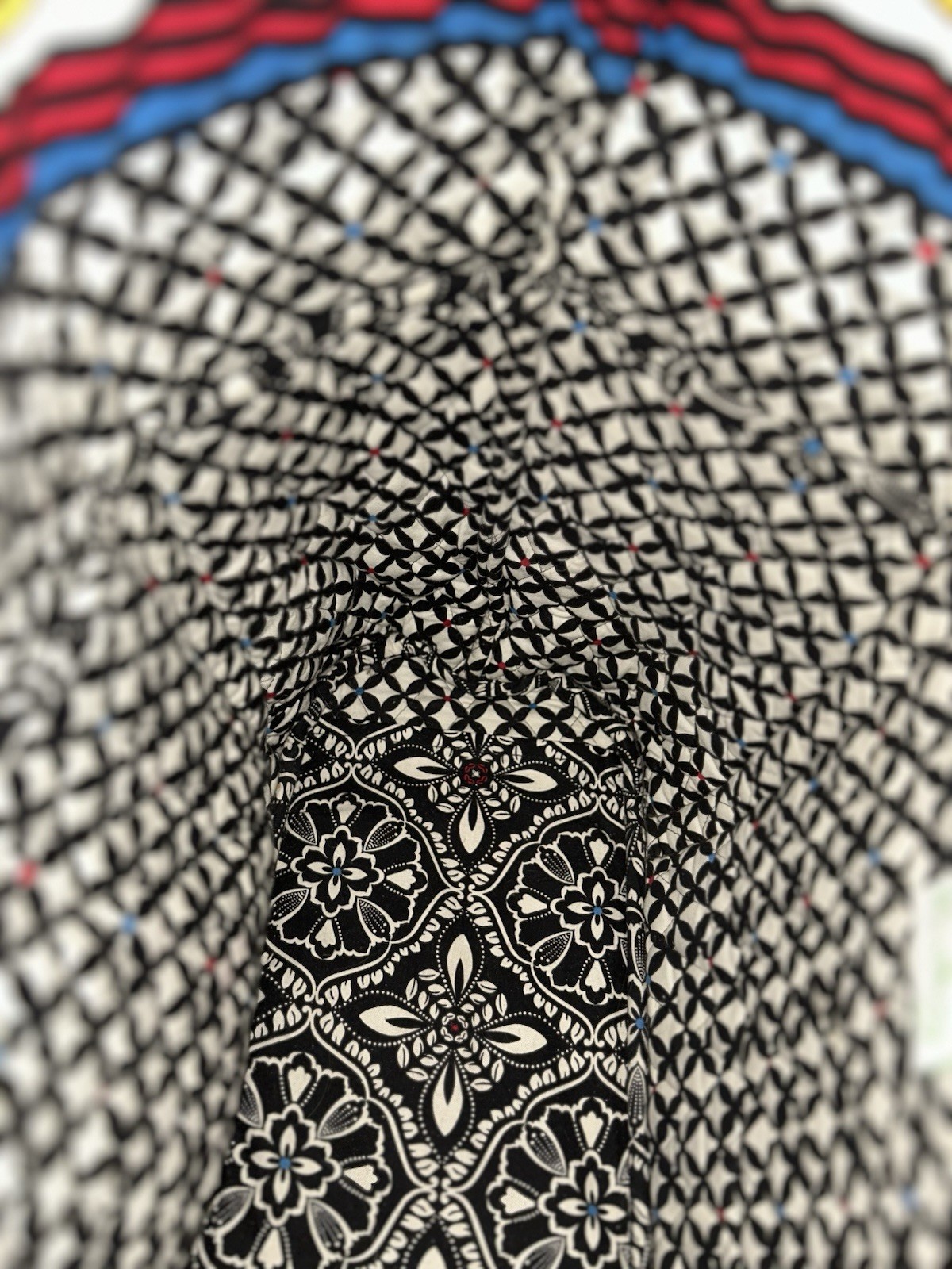 Vera Bradley Large Toggle Tote Barcelona Retired Pattern Red White Black Blue