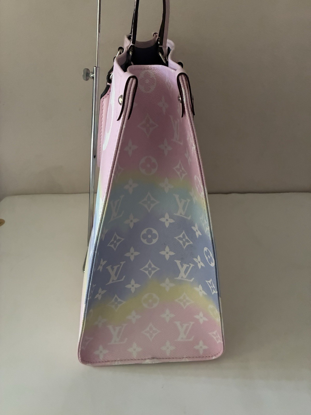 NEW-LOUIS VUITTON ESCALE OnTheGo GM PASTEL MONOGRAM TOTE BAG PURSE