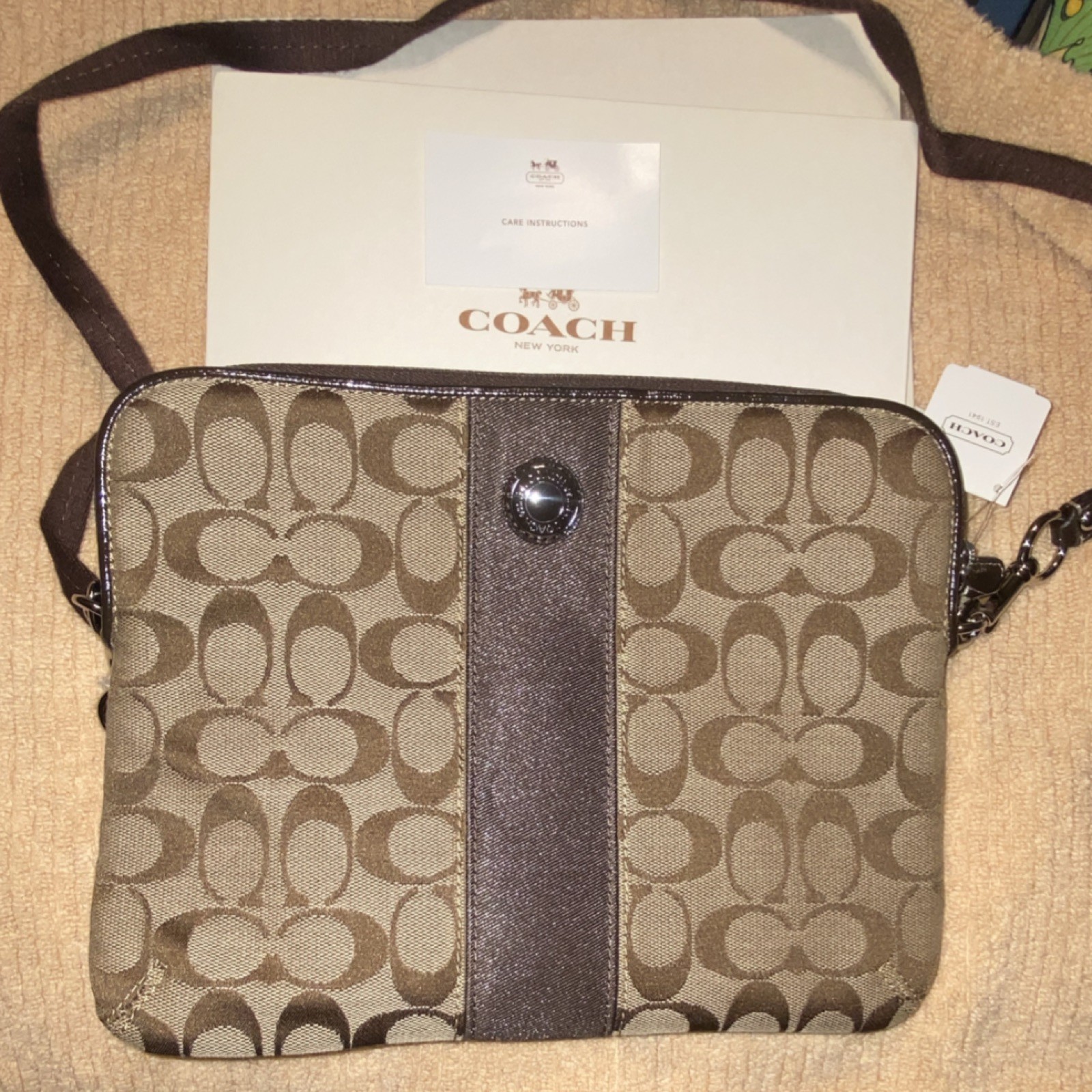 Coach Khaki Mahogany Logo Crossbody Adjustable Strap Zip Women’s Tablet Bag NEW