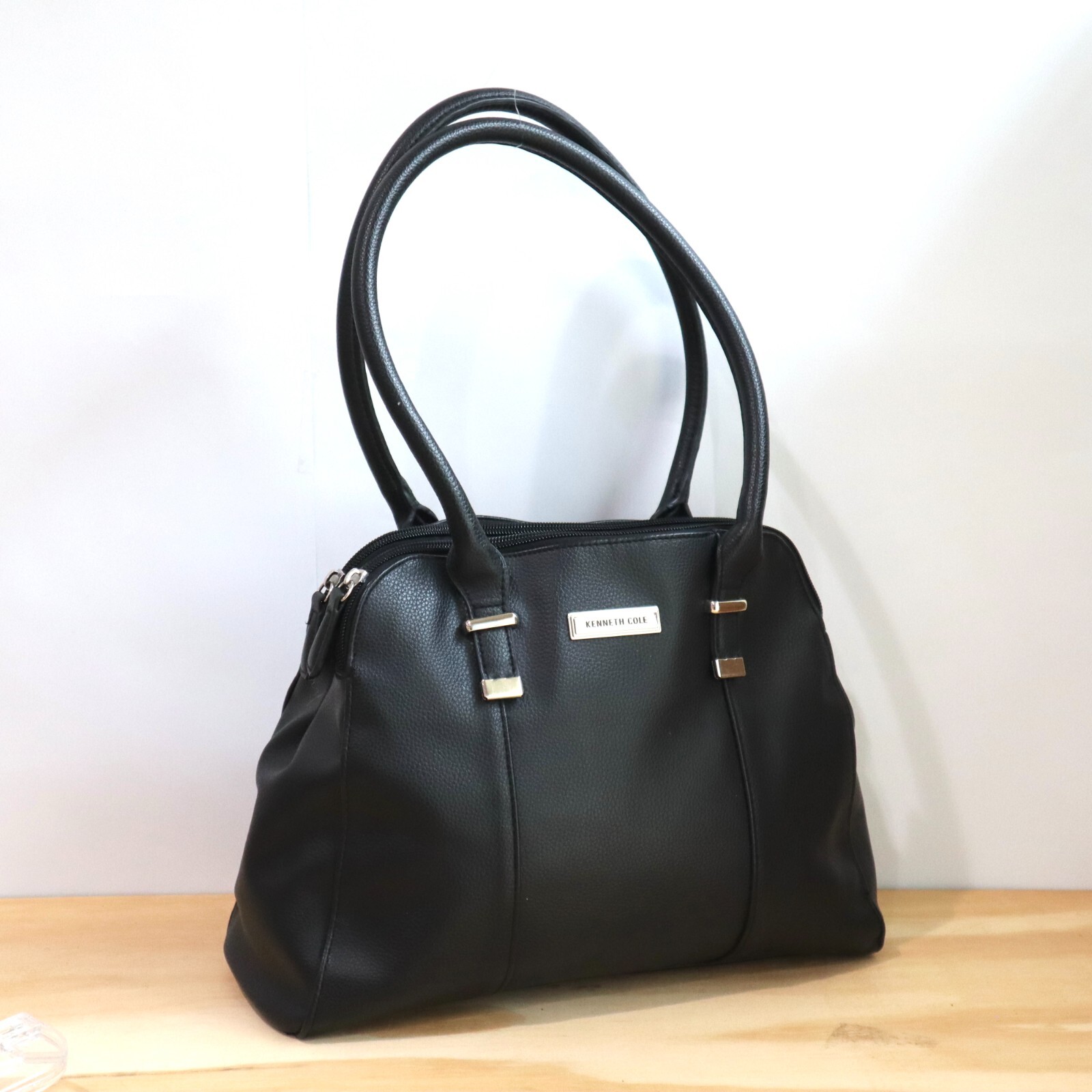 Kenneth Cole Shoulder Bag Color Black Polyurethane leather Original Brand