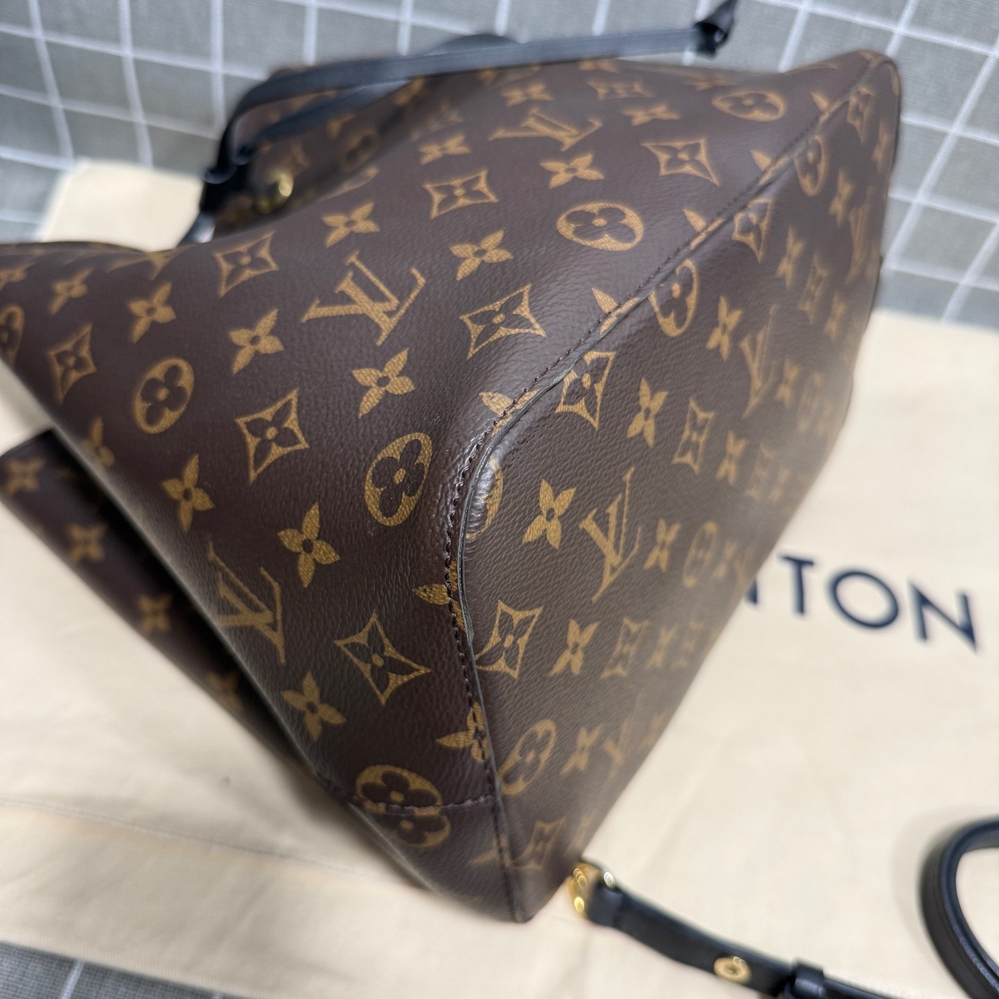 Louis Vuitton Pre-Owned Authentic Néonoé Bucket Bag M44020 26.0x 26.0x 17.5 cm