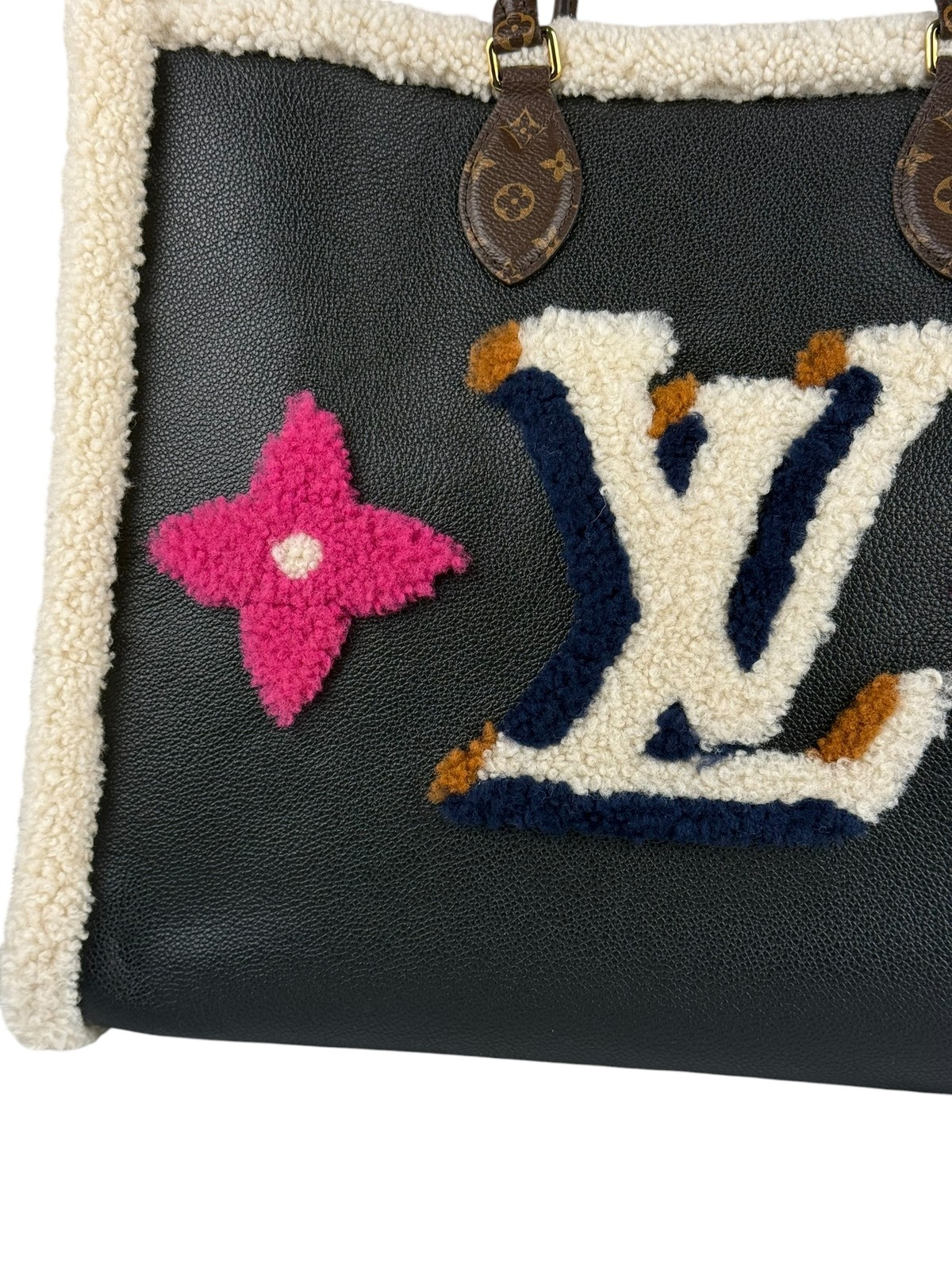 Size GM – Louis Vuitton OnTheGo Black Leather 2020 Teddy Collection – Pre-Owned